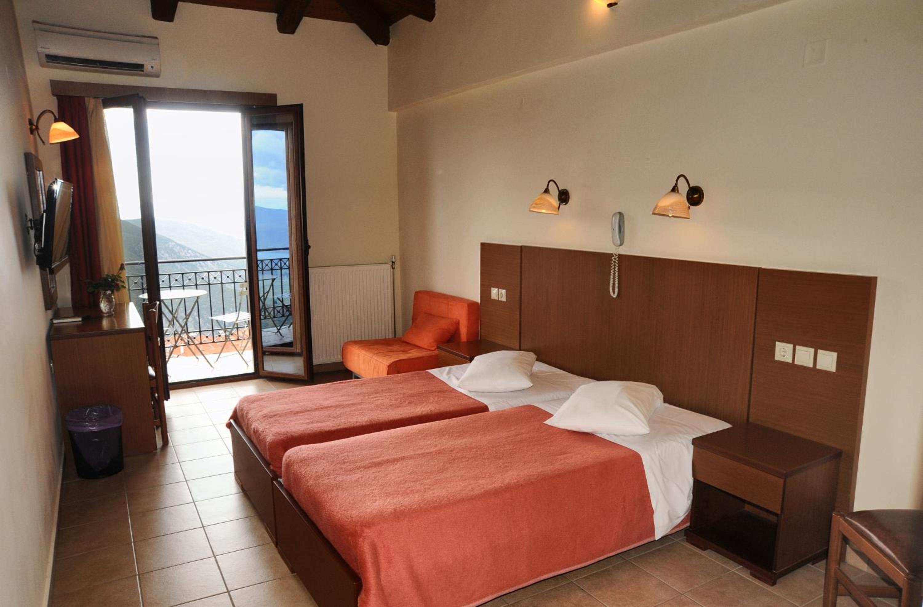 Superior Double or Twin Room with View - Photo 13
