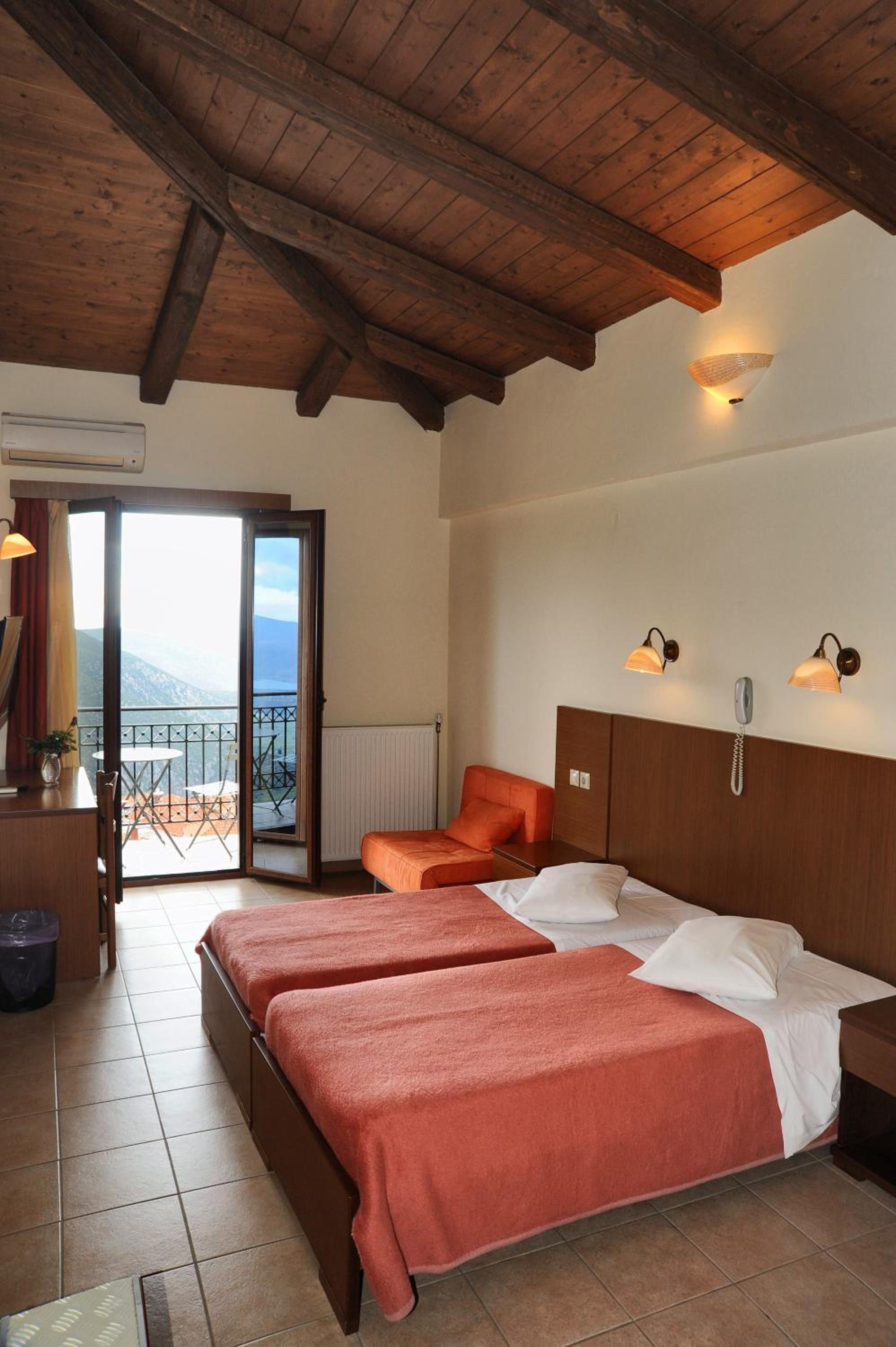 Superior Double or Twin Room with View - Photo 11
