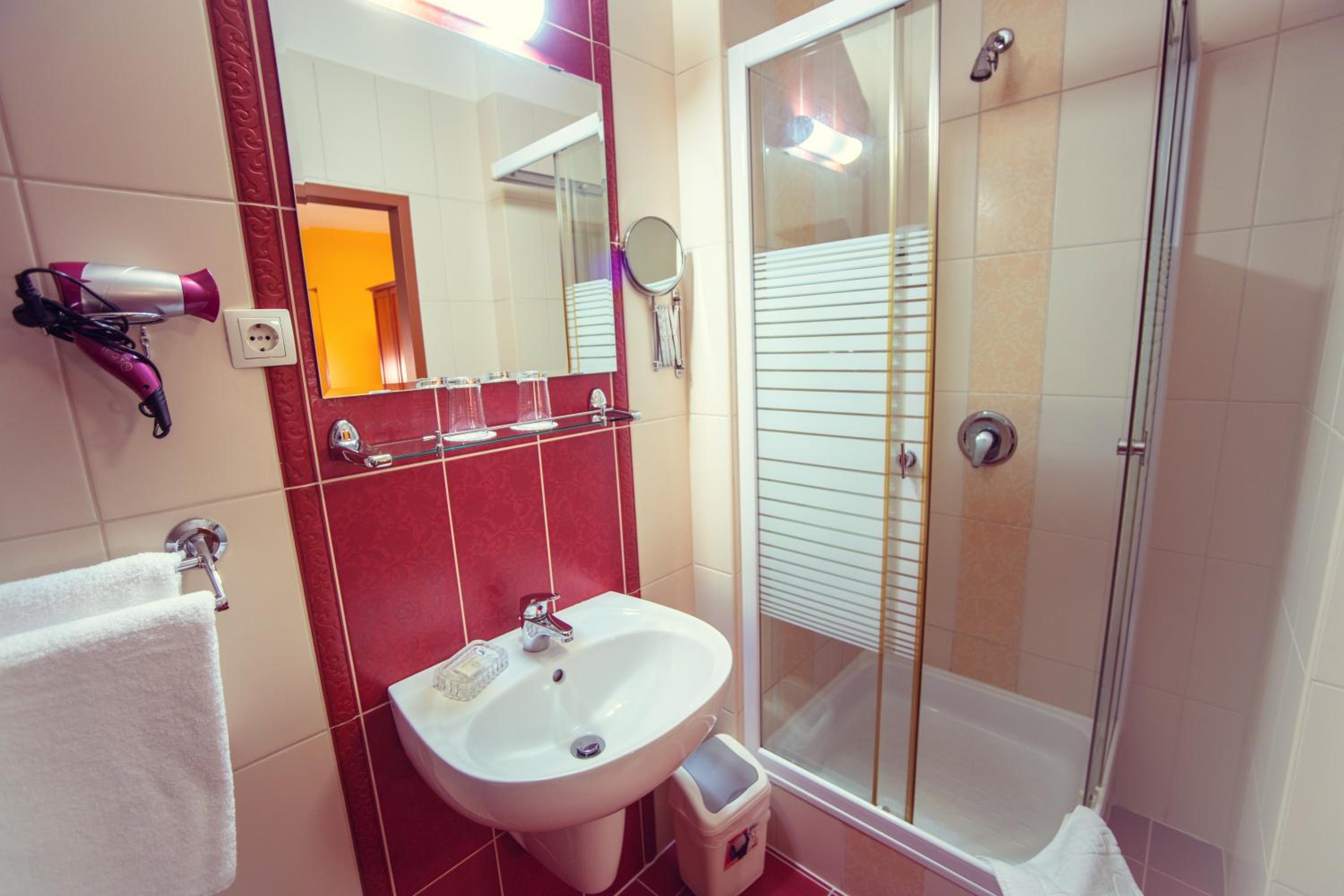 Standard Double Room - Photo 2