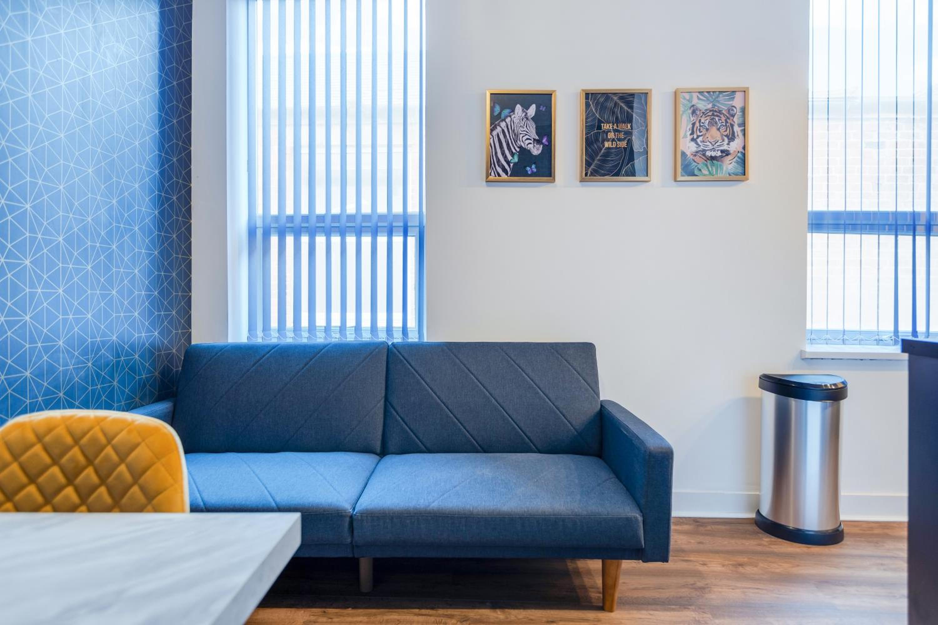 One-Bedroom Apartment - Photo 2