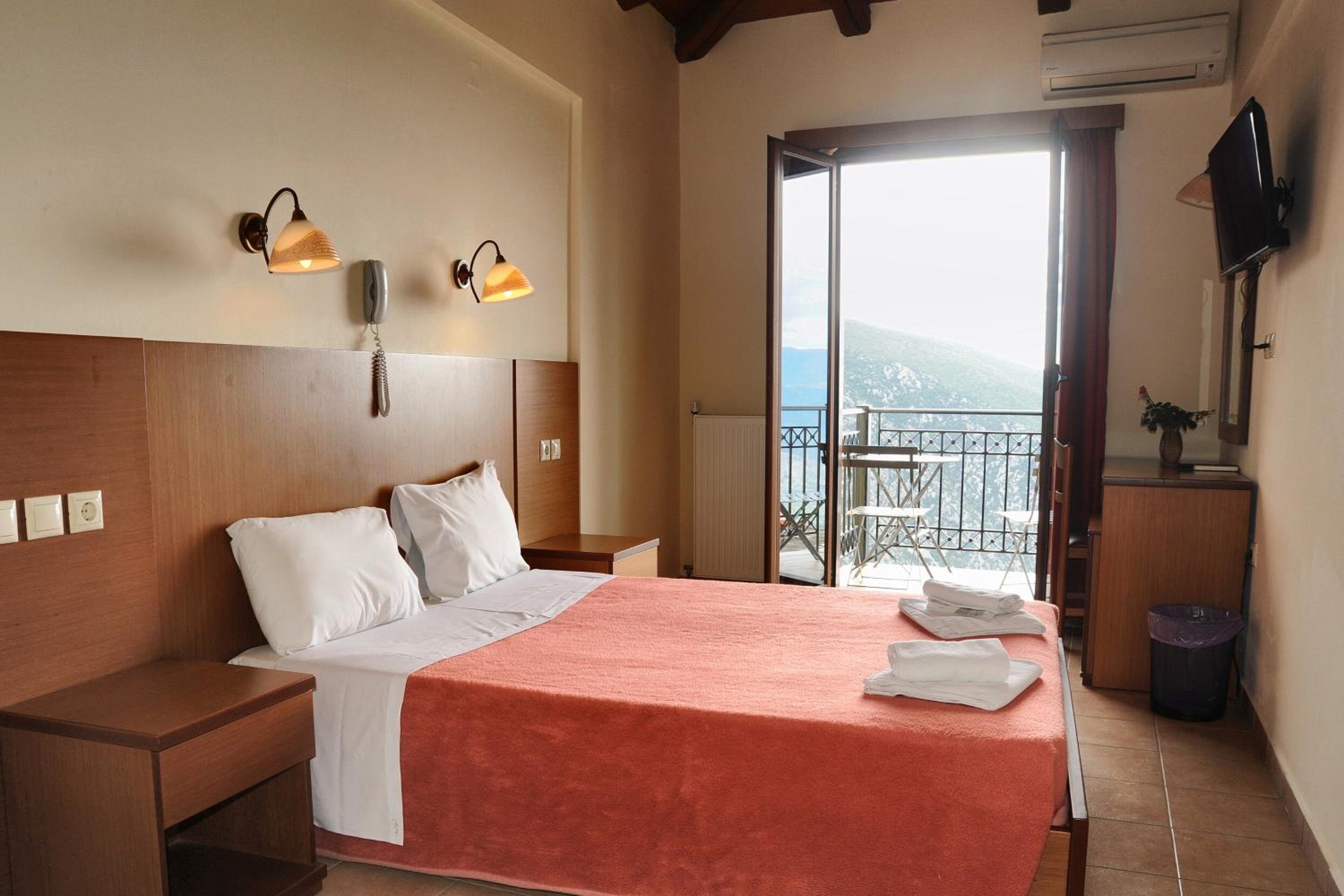 Superior Double or Twin Room with View - Photo 18