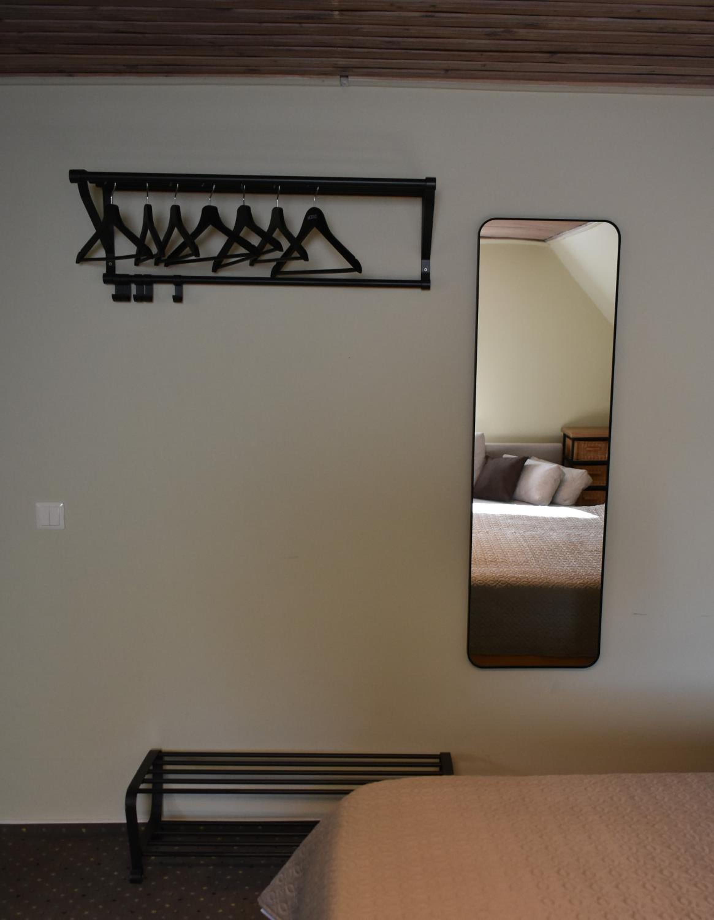 Superior Family Room photo 1