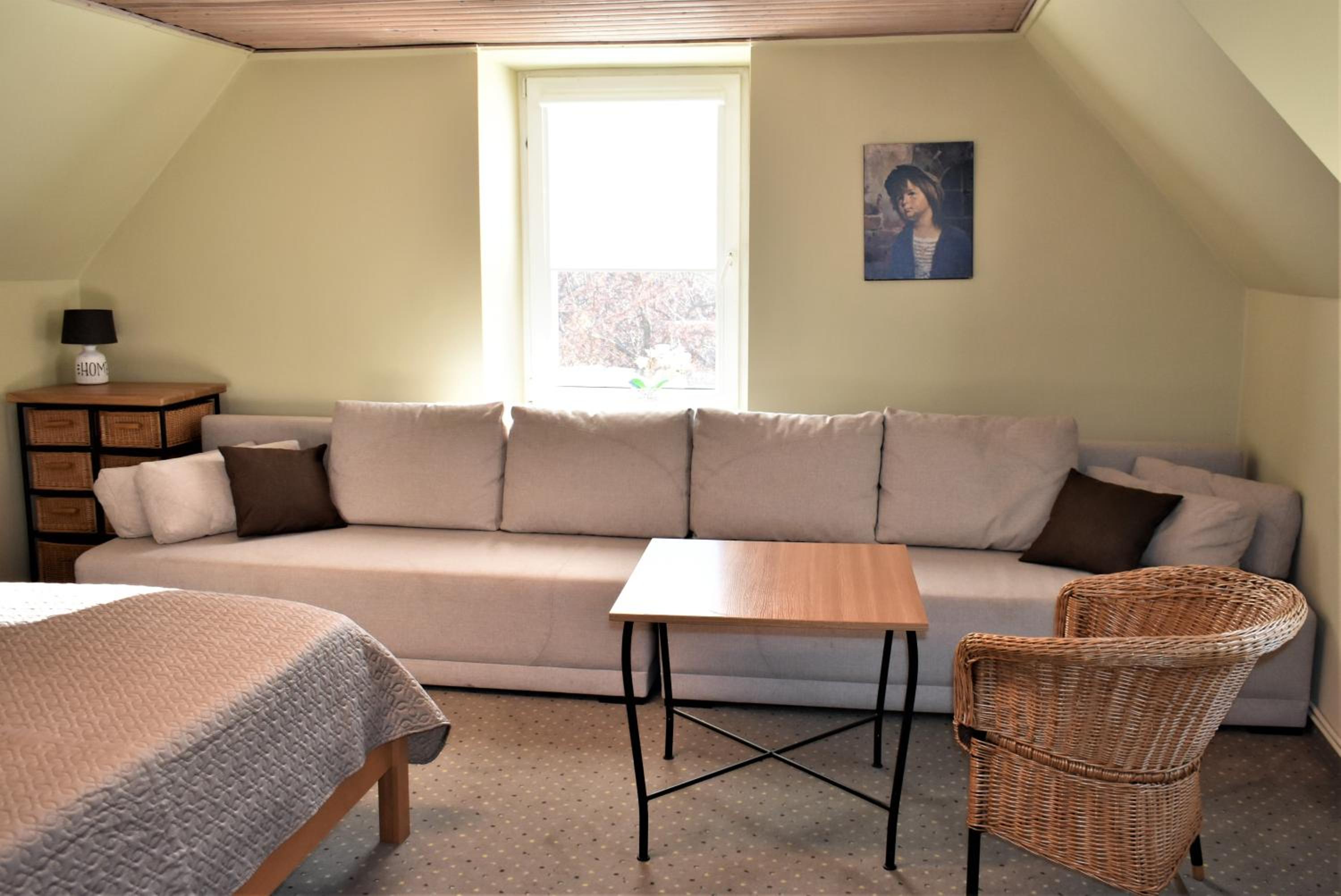 Superior Family Room photo 3