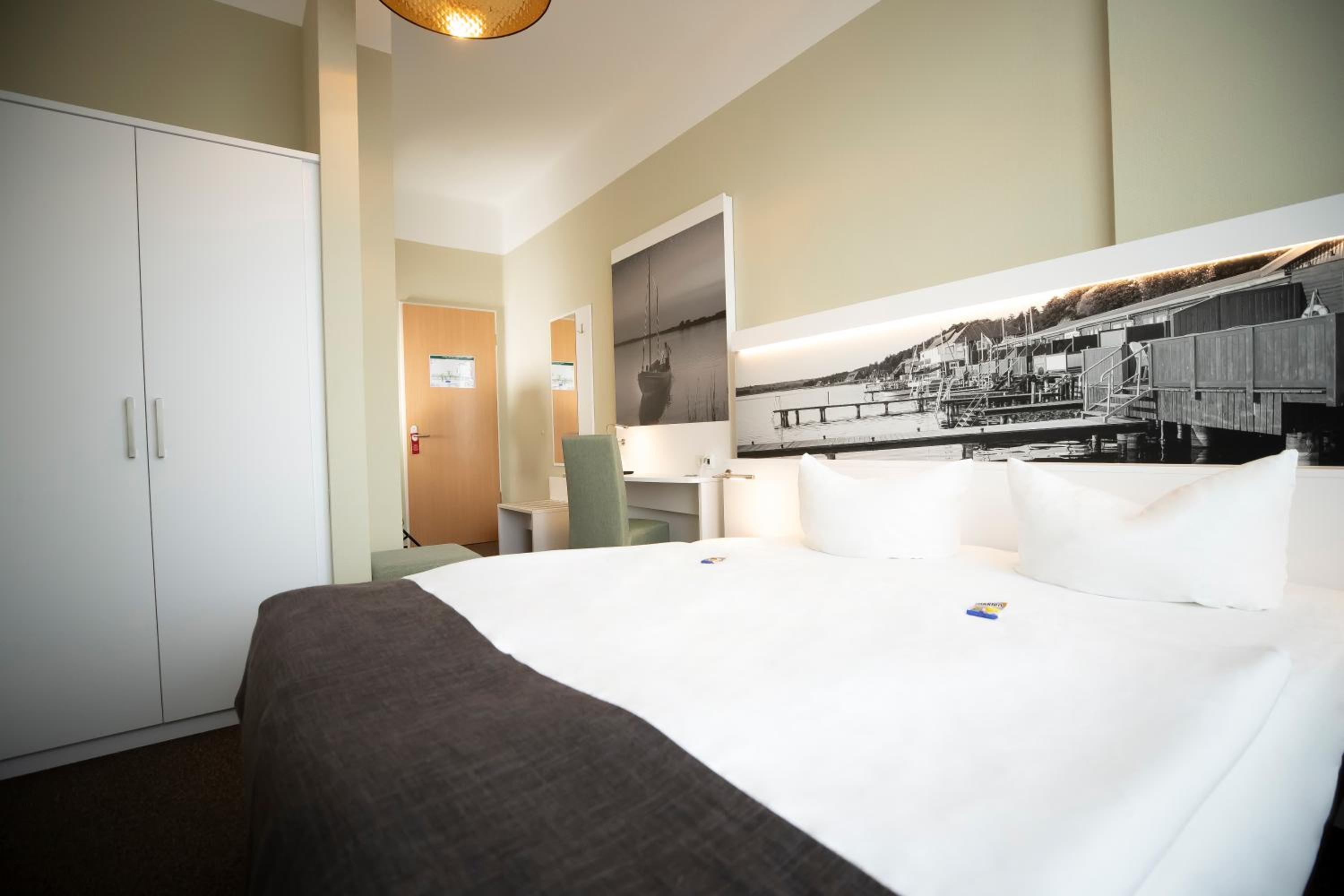 Standard Double Room - Photo 2