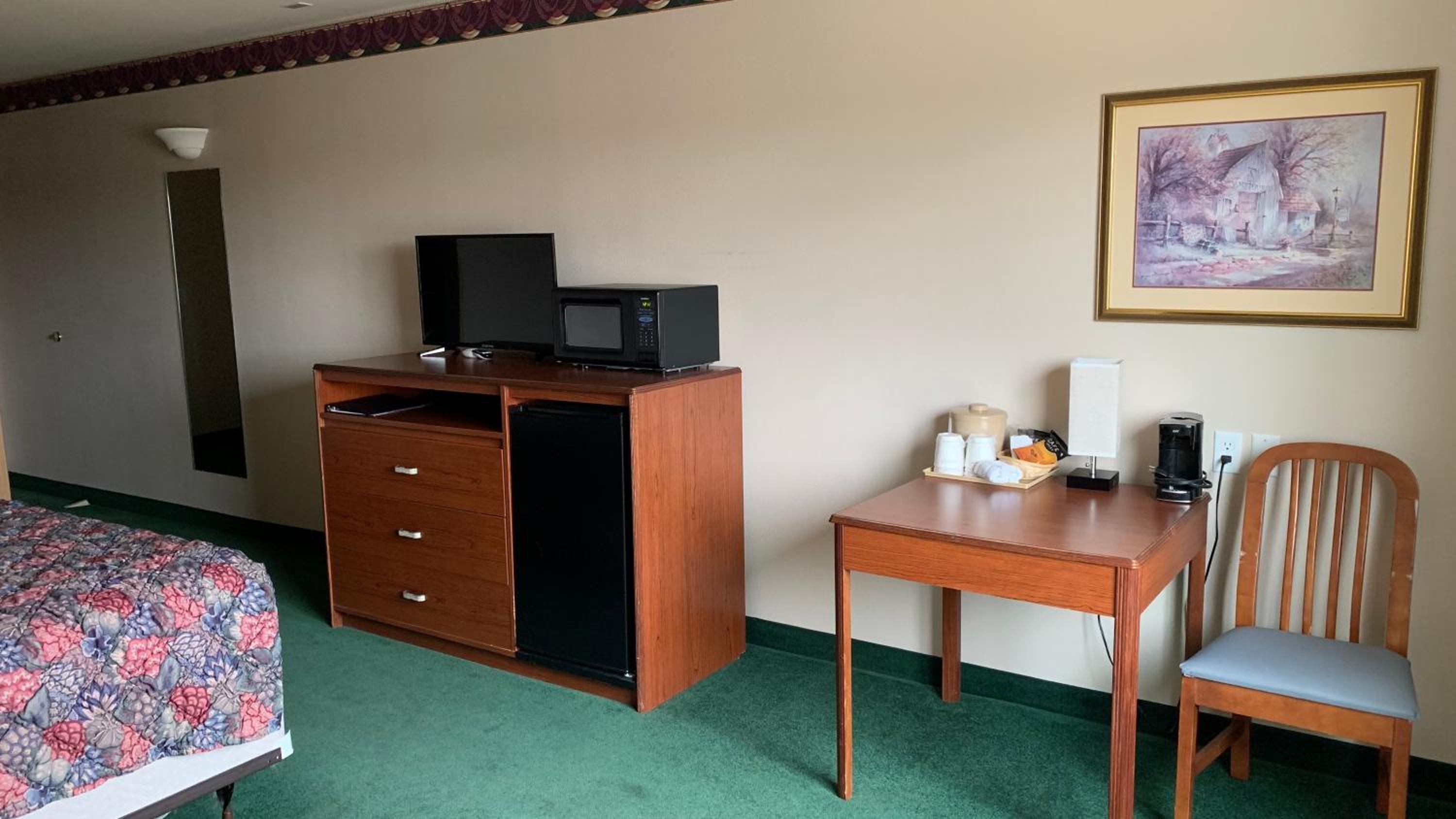 Queen Room - Disability Access - Photo 5