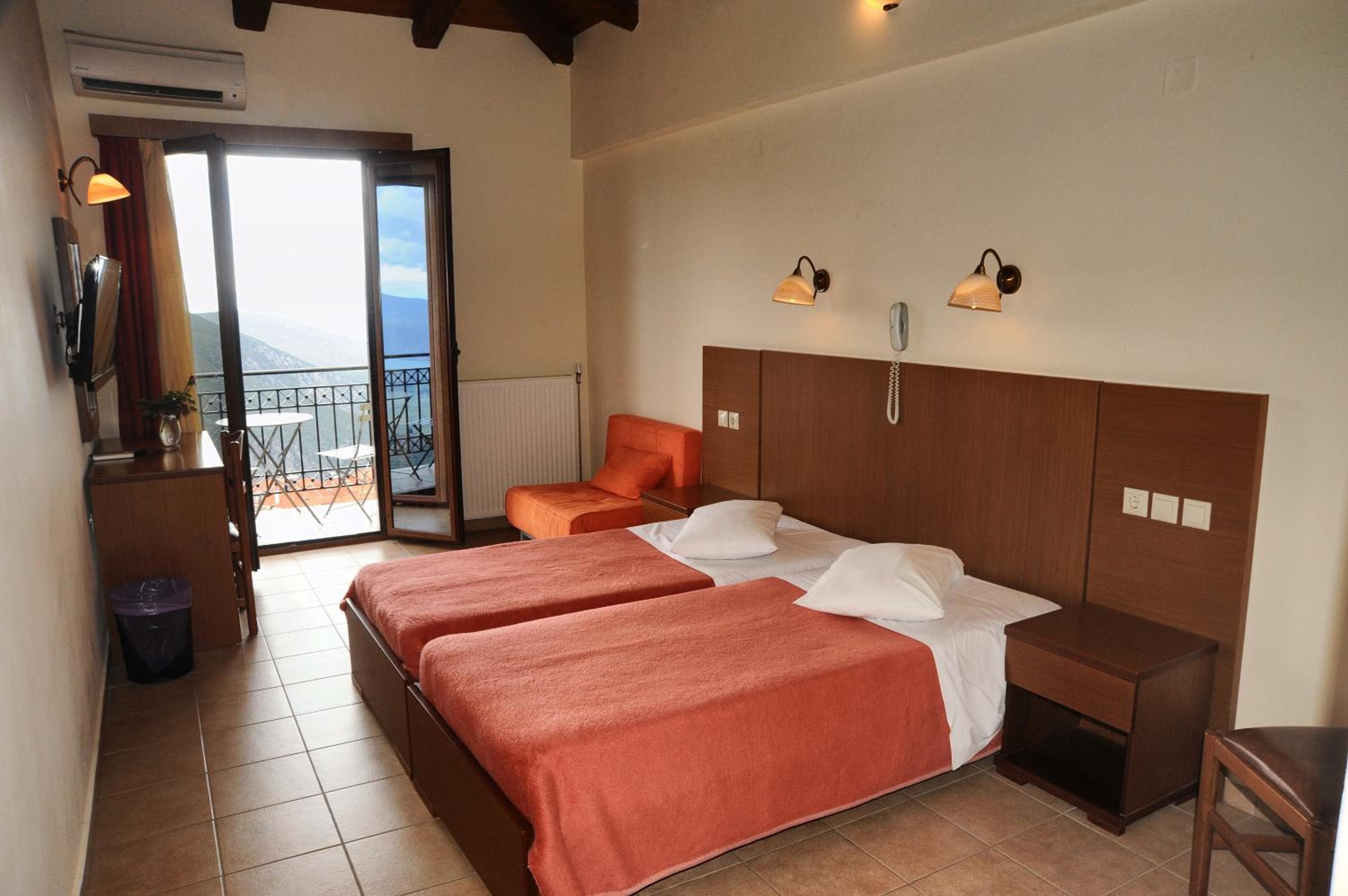 Superior Double or Twin Room with View - Photo 9