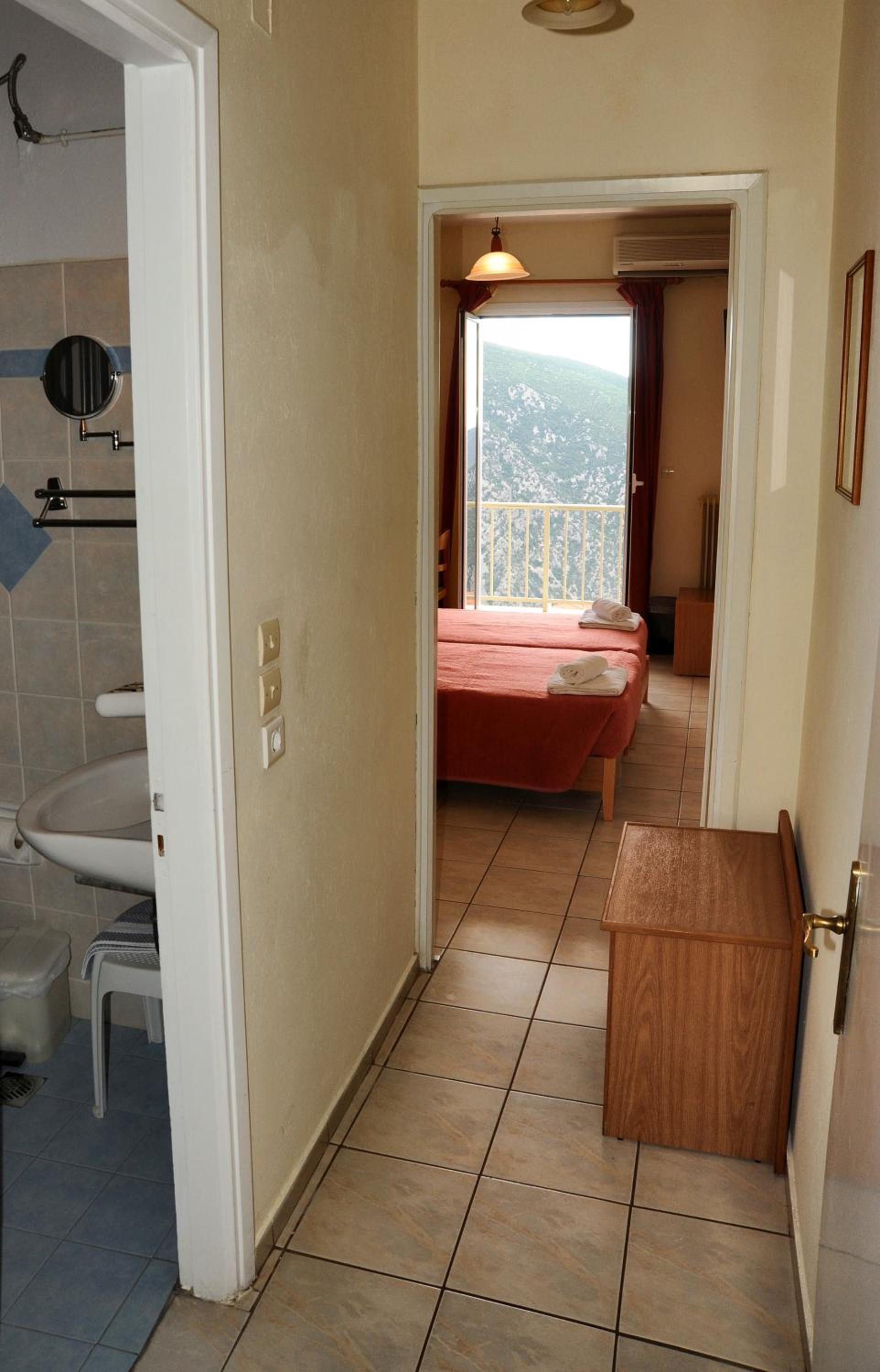 Standard Double or Twin Room with View - Photo 16