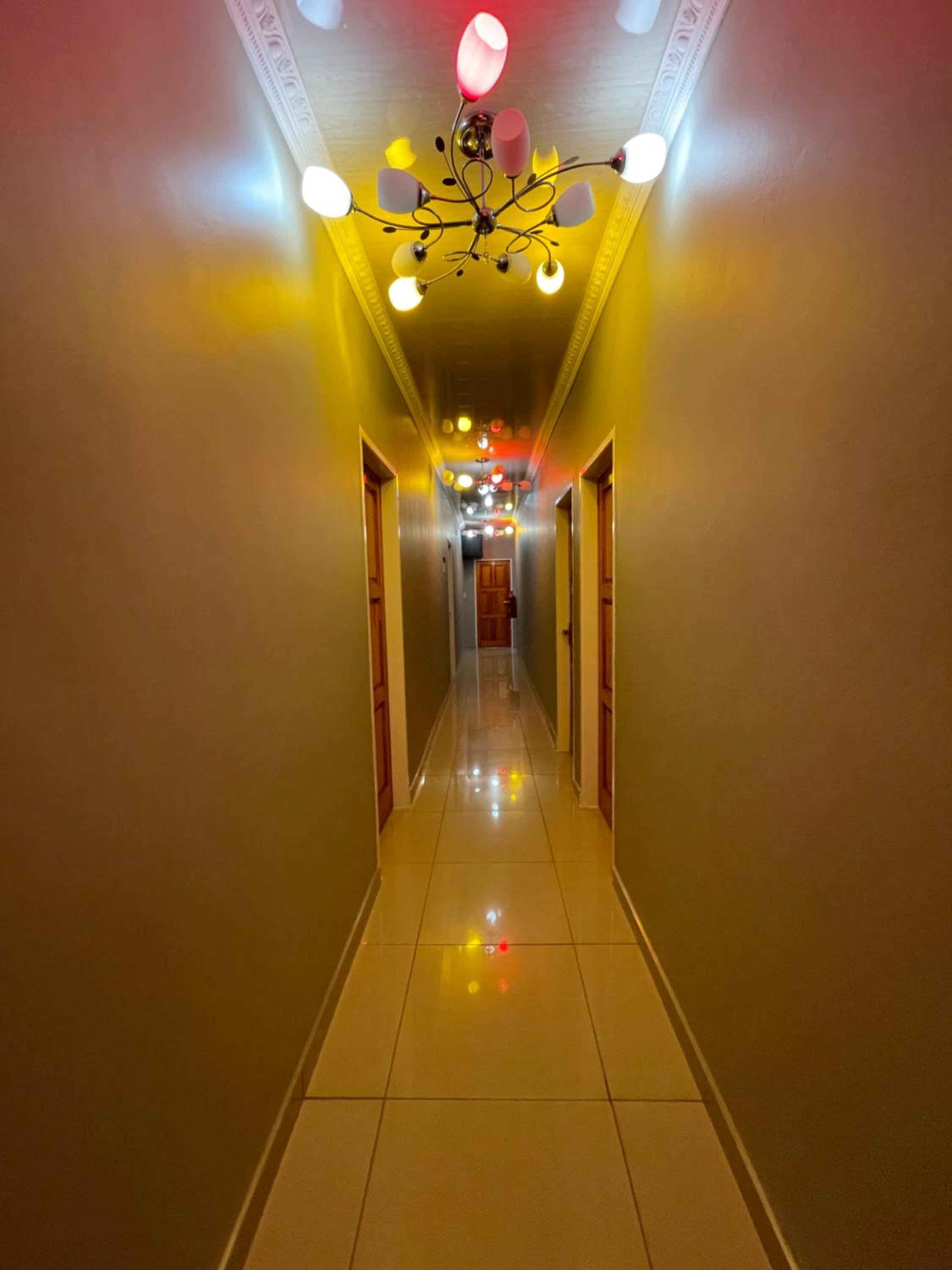 Deluxe Queen Room - Photo 6