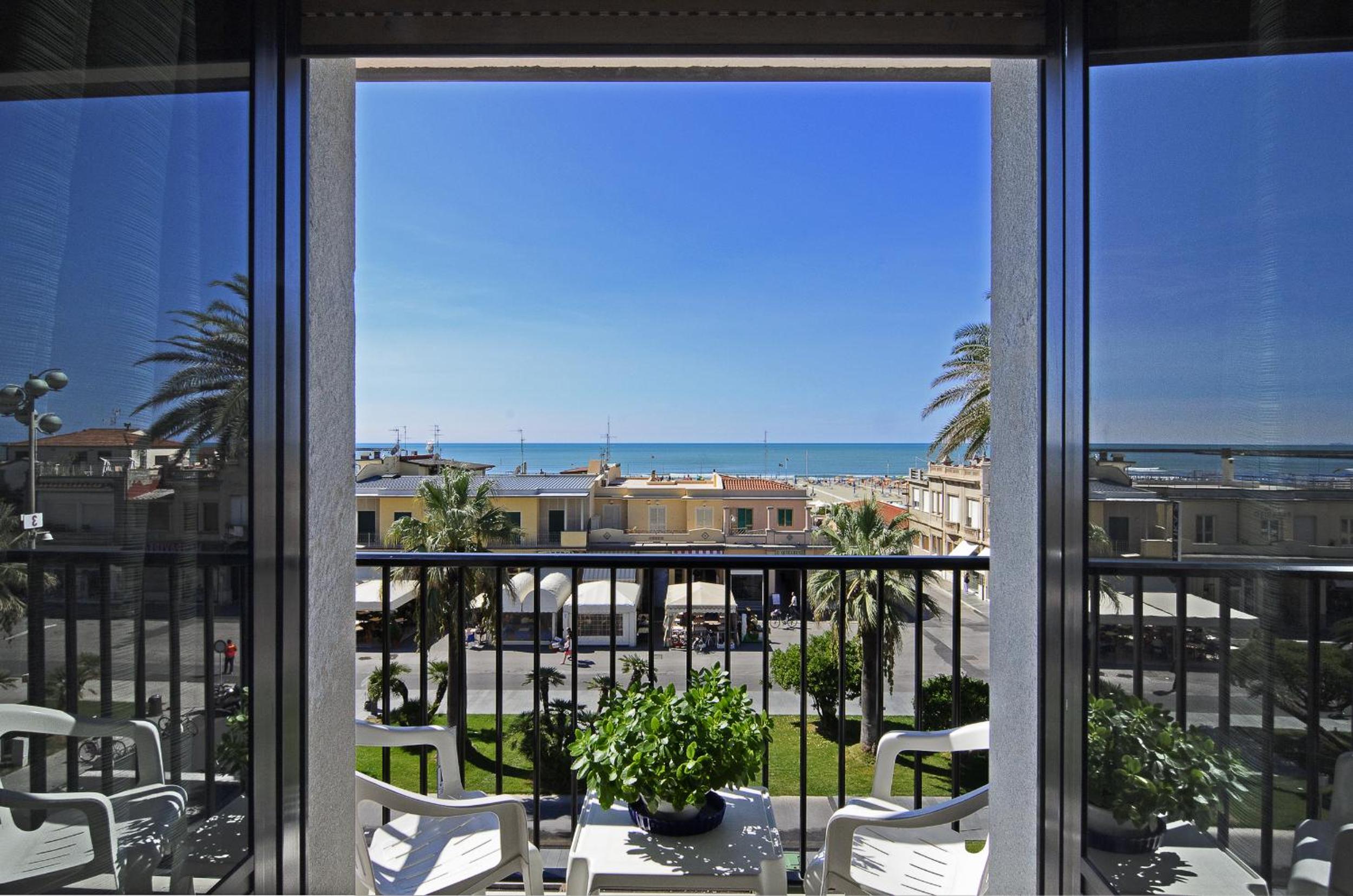 Double Room with Sea View photo 2