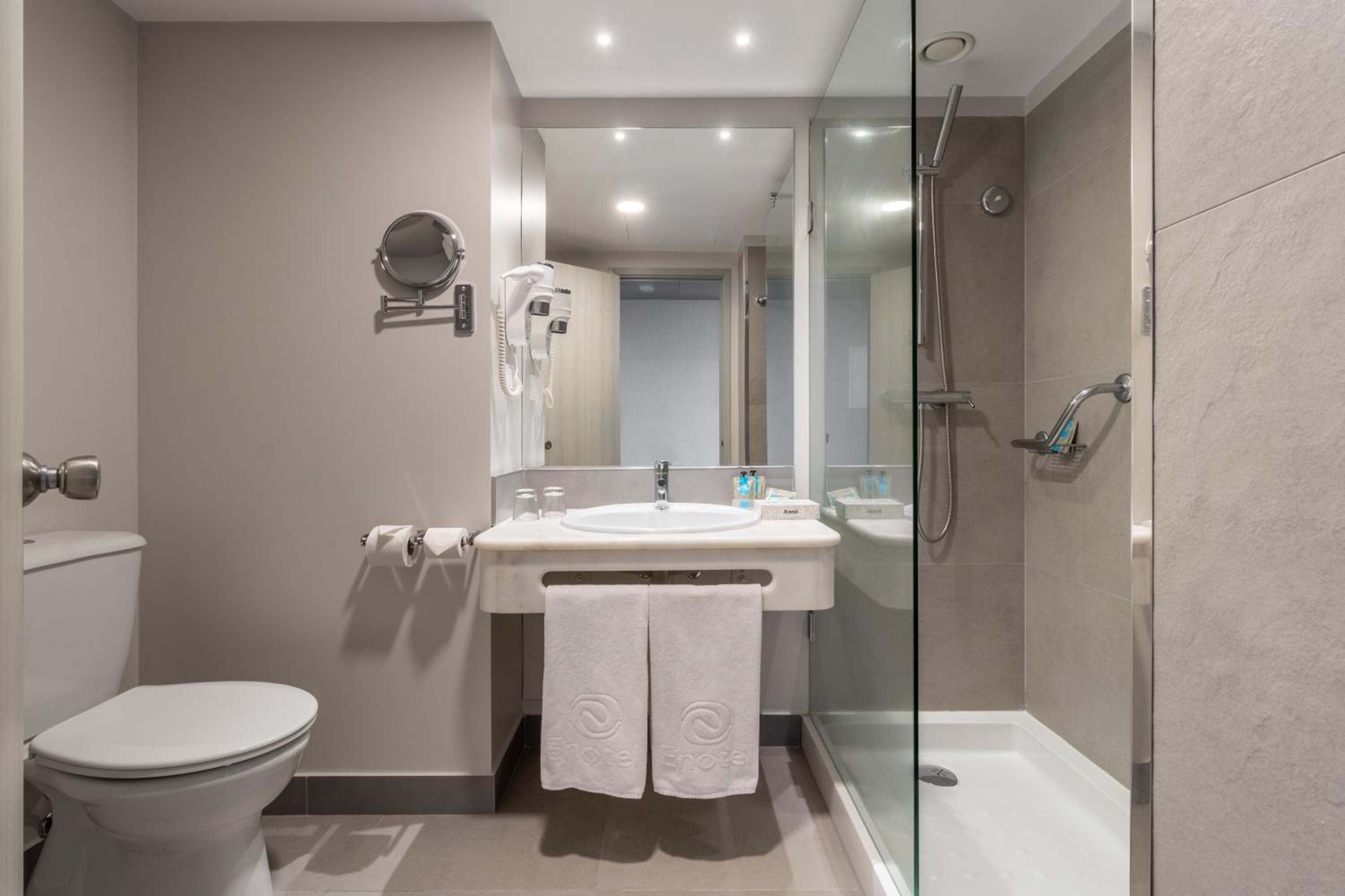 Twin Room with Sea View thumbnail 6