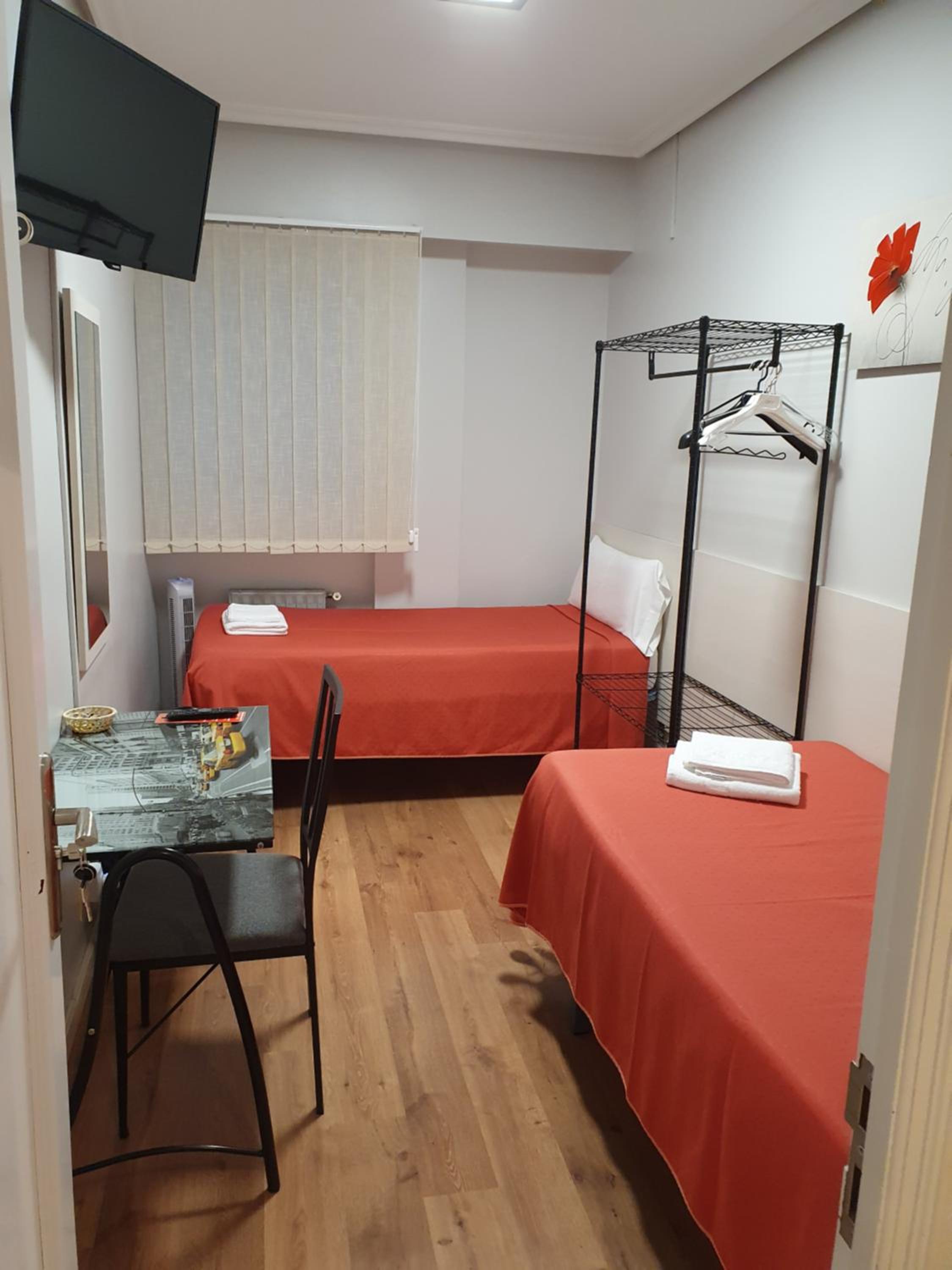 Twin Room with Shared Toilet photo 3
