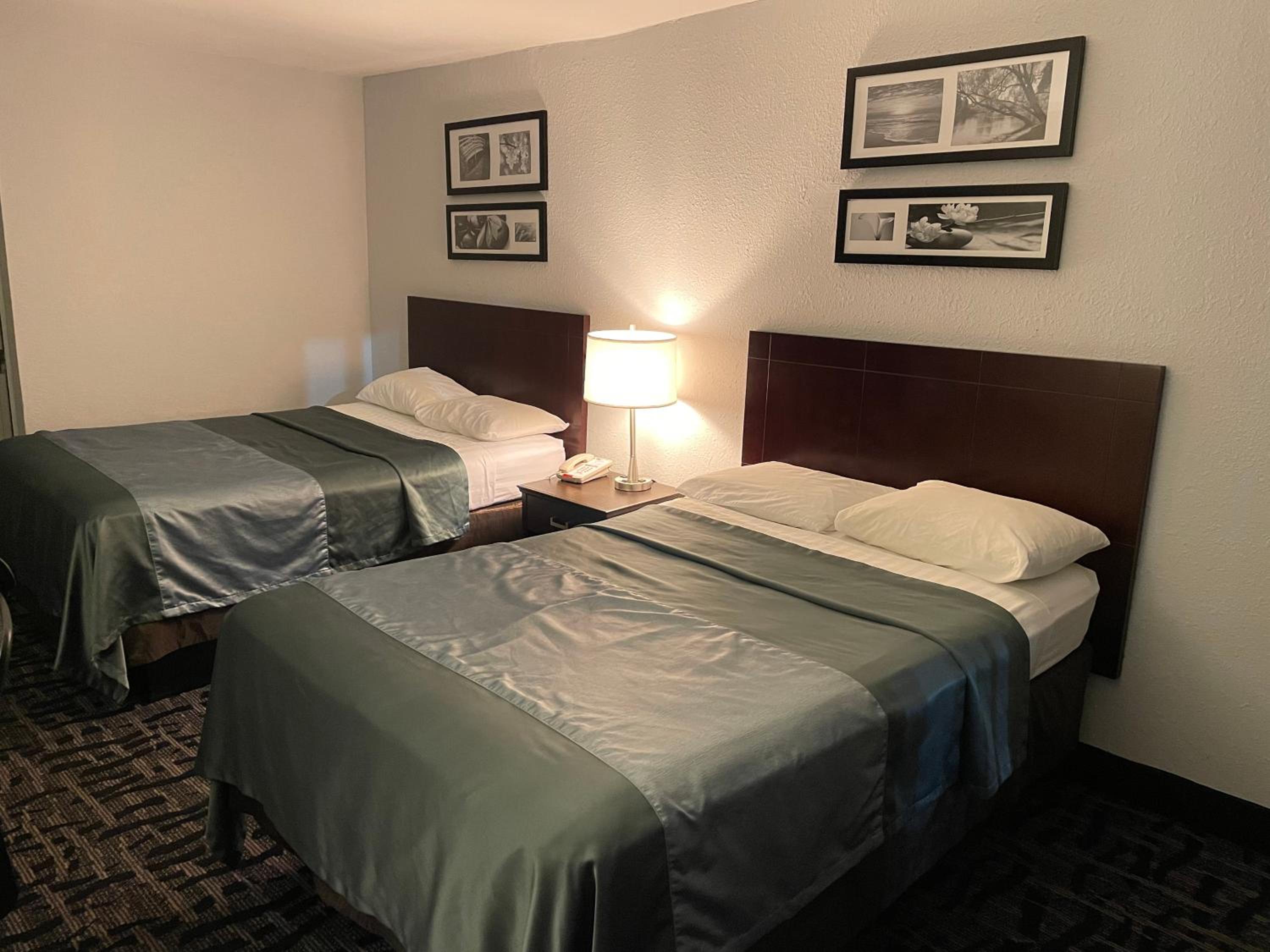 Double Room with Two Double Beds photo 1