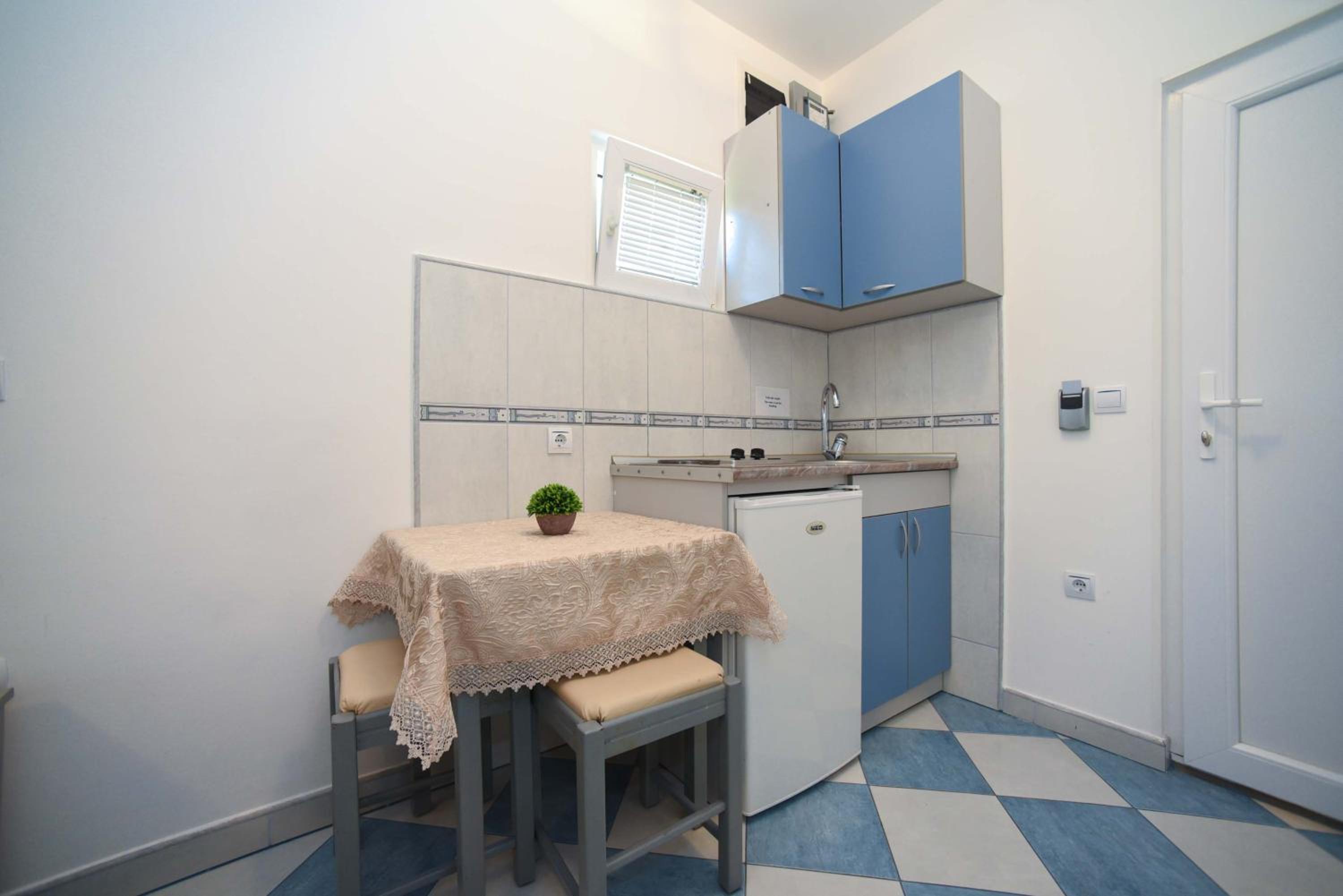 Studio Apartment (2 Adults) - Photo 19