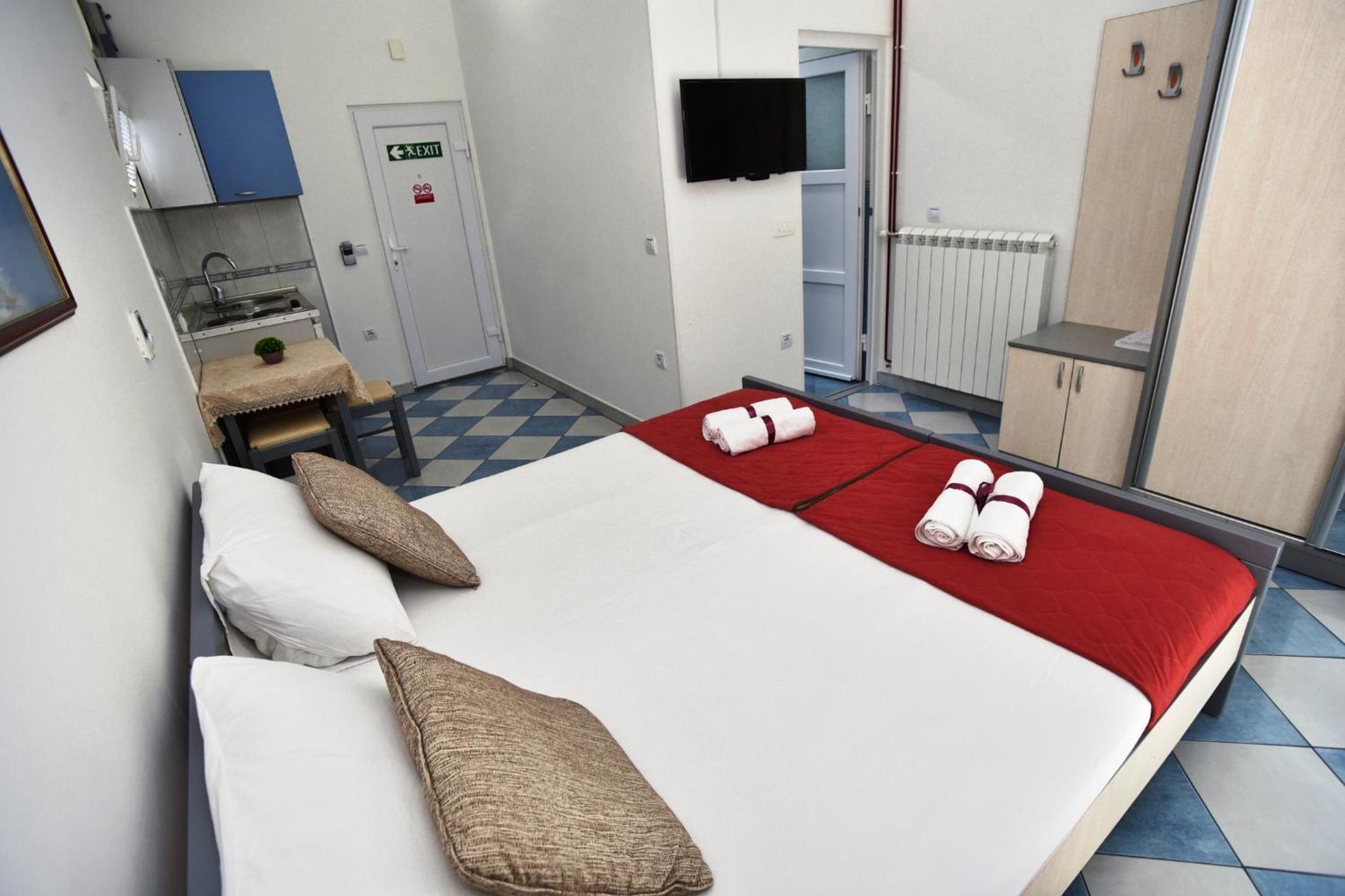 Studio Apartment (2 Adults) - Photo 5