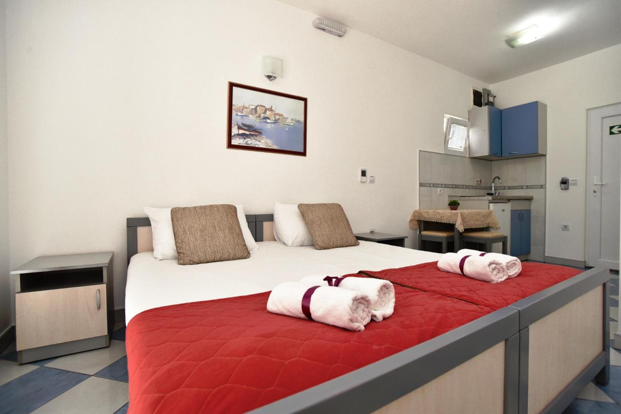 Studio Apartment (2 Adults) - Photo 4