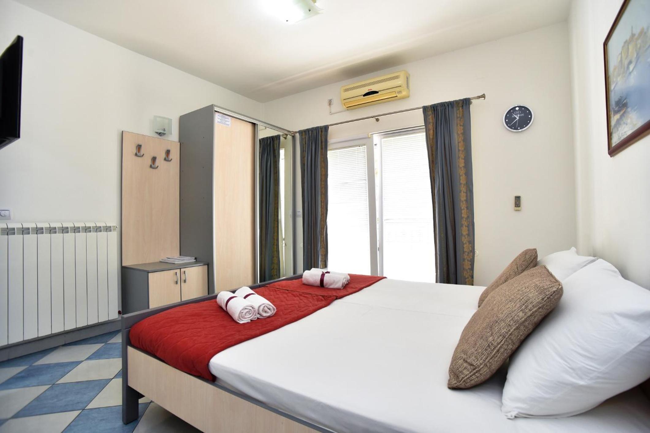 Studio Apartment (2 Adults) - Photo 6