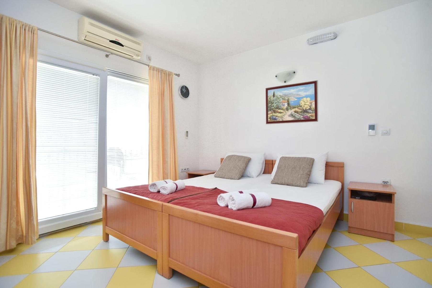 Studio Apartment (2 Adults) - Photo 15