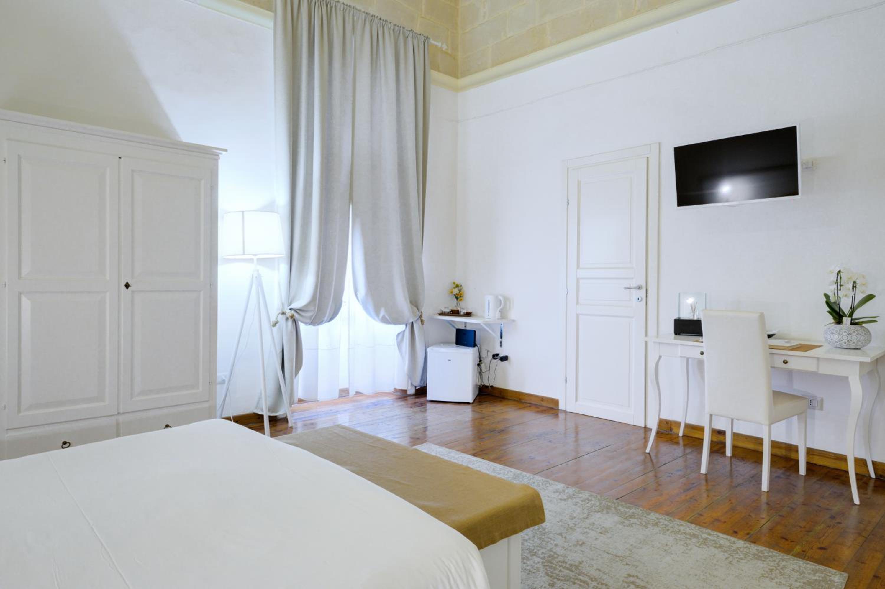 Deluxe Double Room (2 adult + 1 children) photo 2
