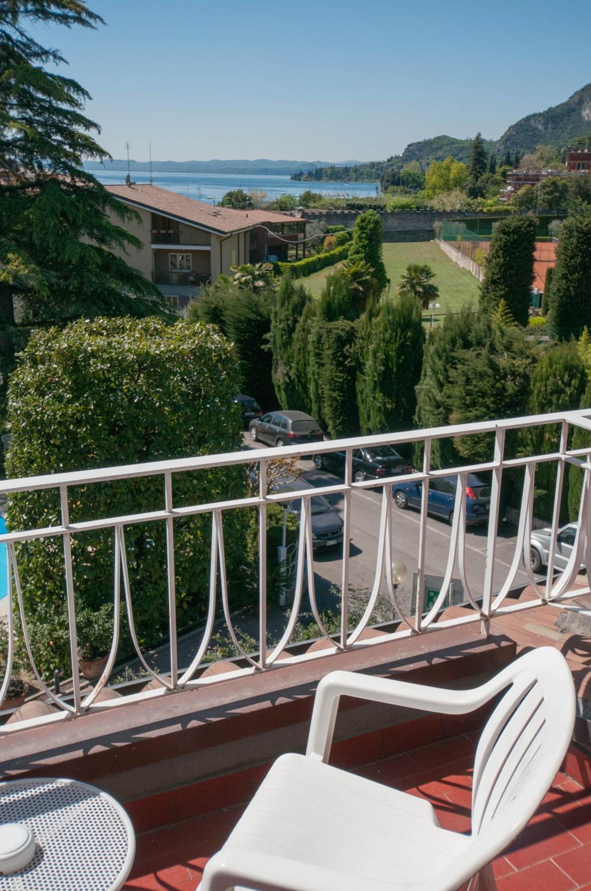 Classic Double or Twin Room with Balcony - Photo 5