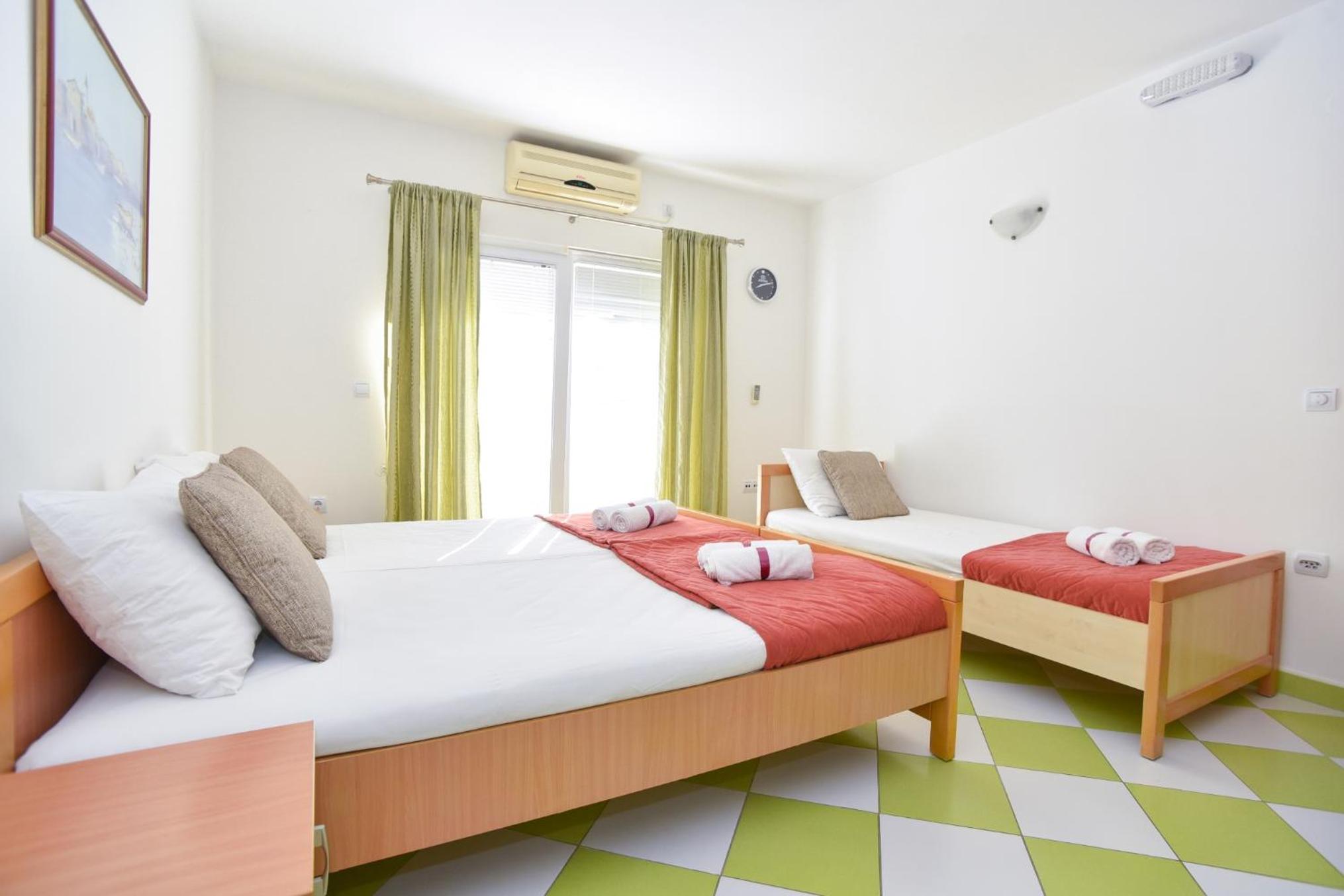 Studio Apartment (3 Adults) - Photo 4