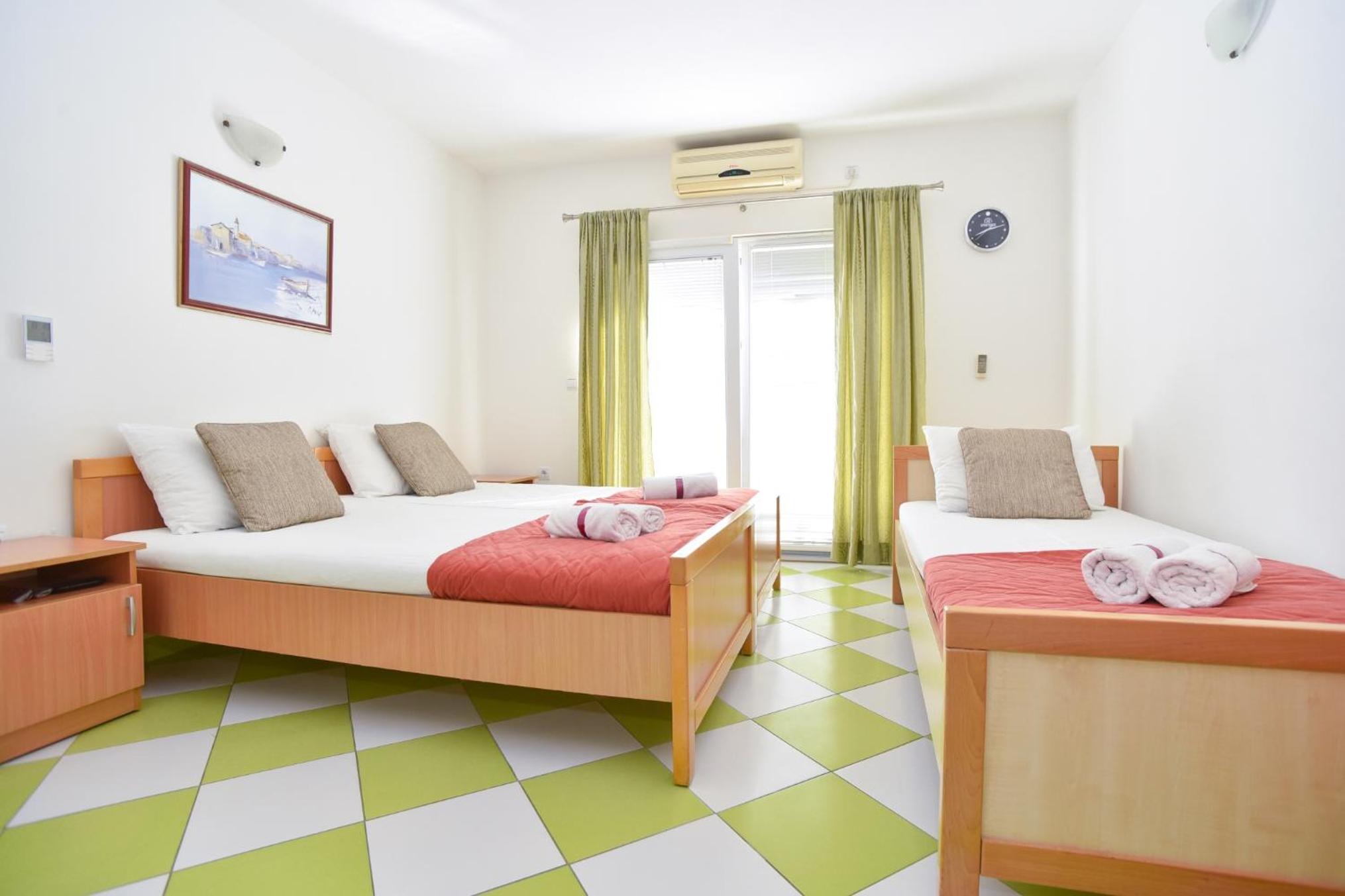 Studio Apartment (3 Adults) - Photo 1