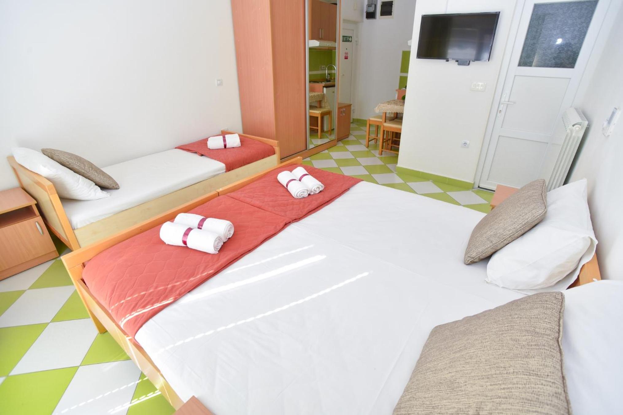 Studio Apartment (3 Adults) - Photo 3
