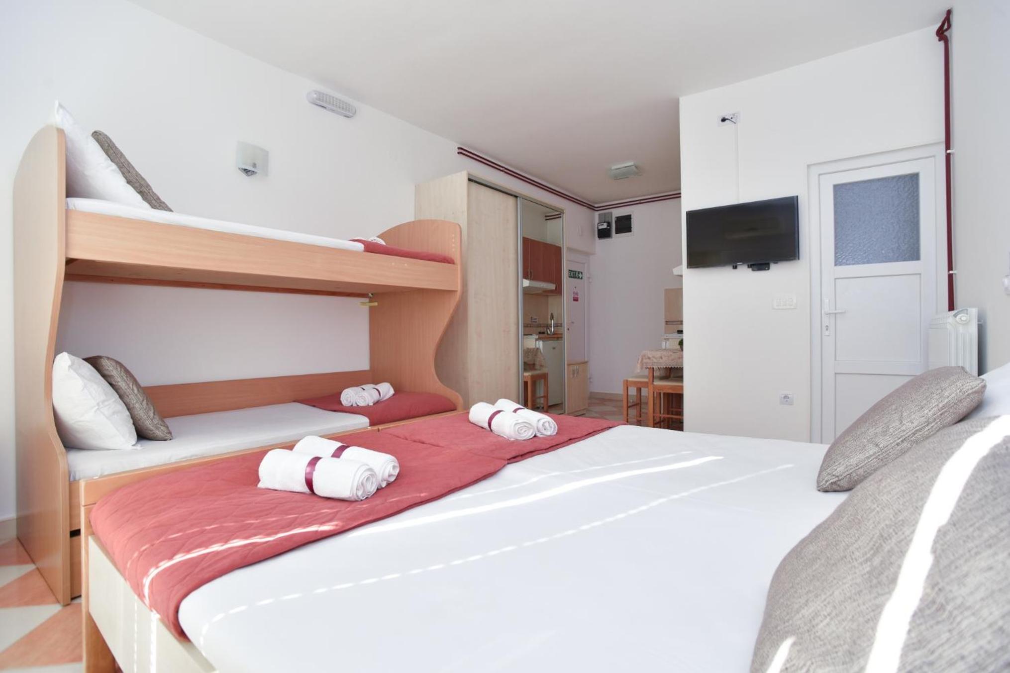 Studio Apartment (4 Adults) - Photo 2