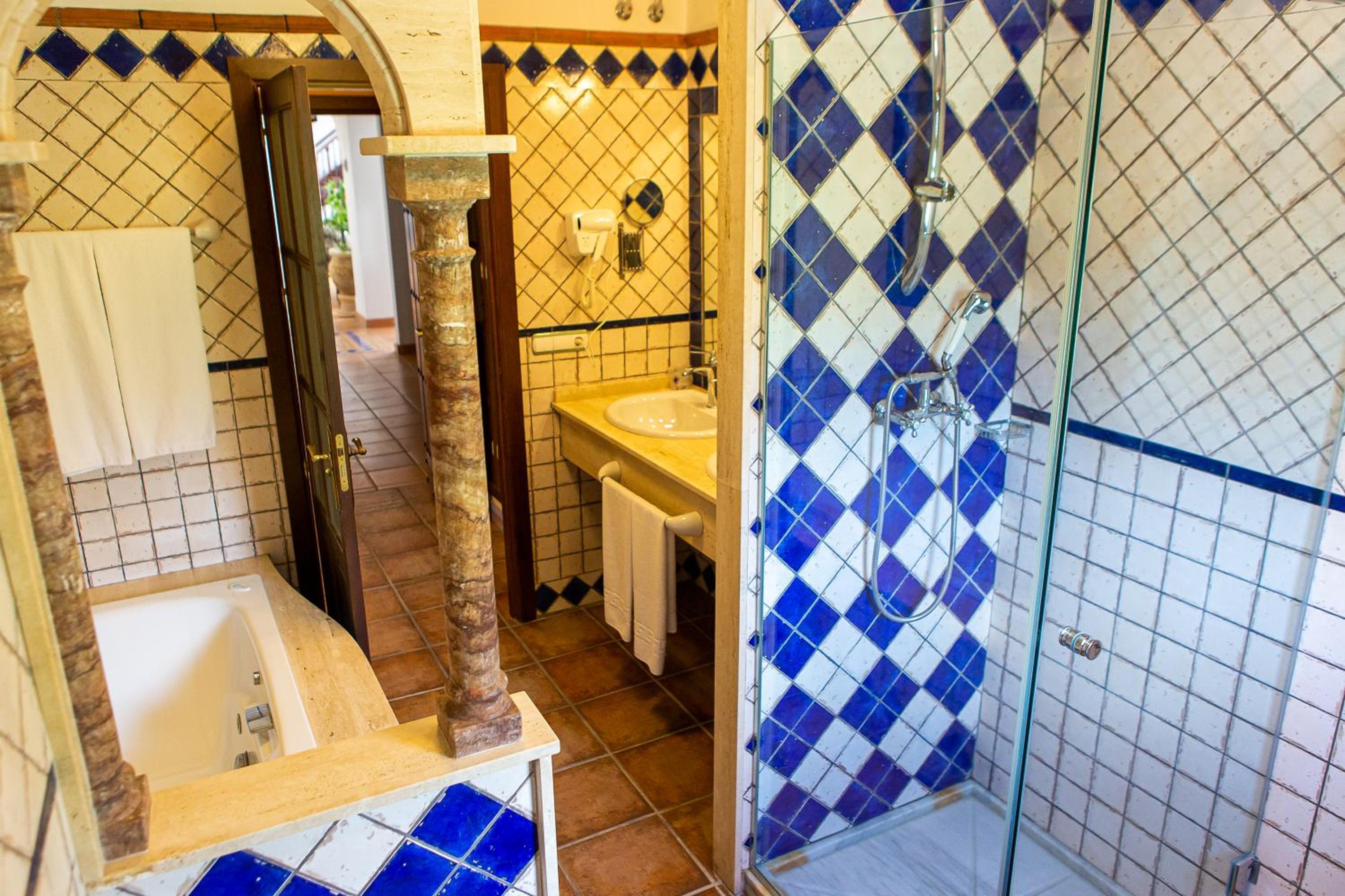 Suite with Balcony photo 2