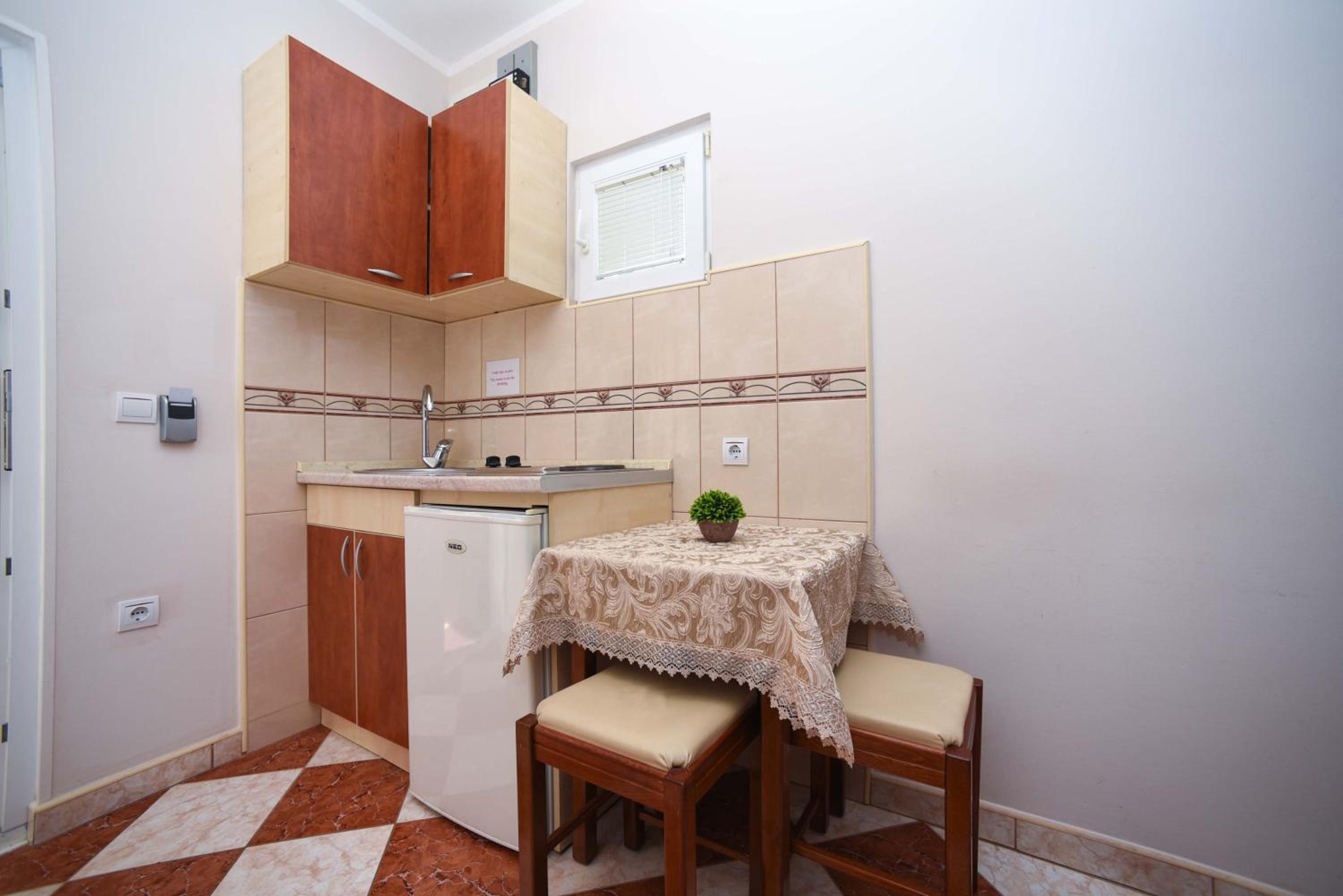 Studio Apartment with Sea View (2 Adults) - Photo 9