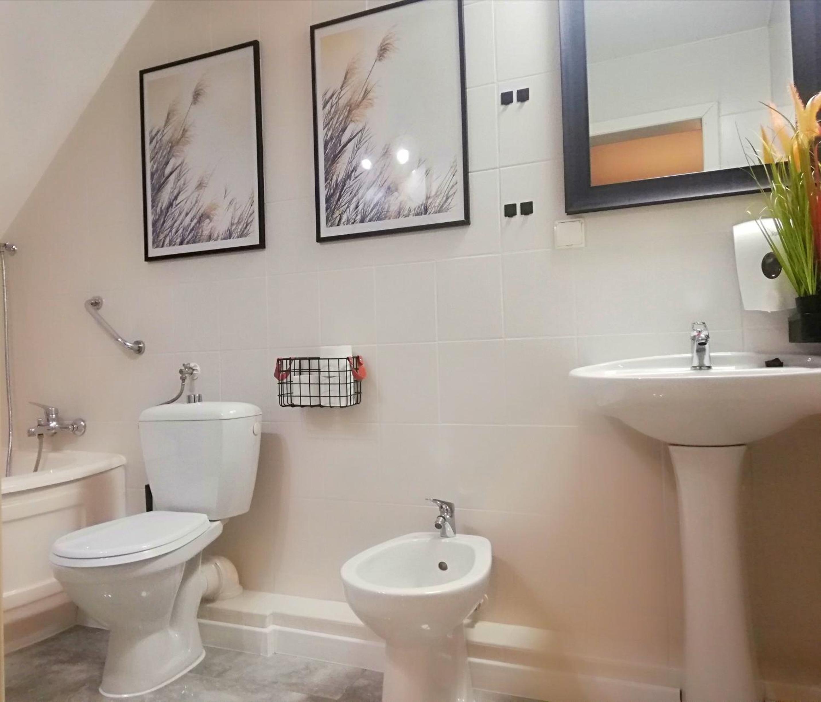 One-Bedroom Apartment - Photo 5