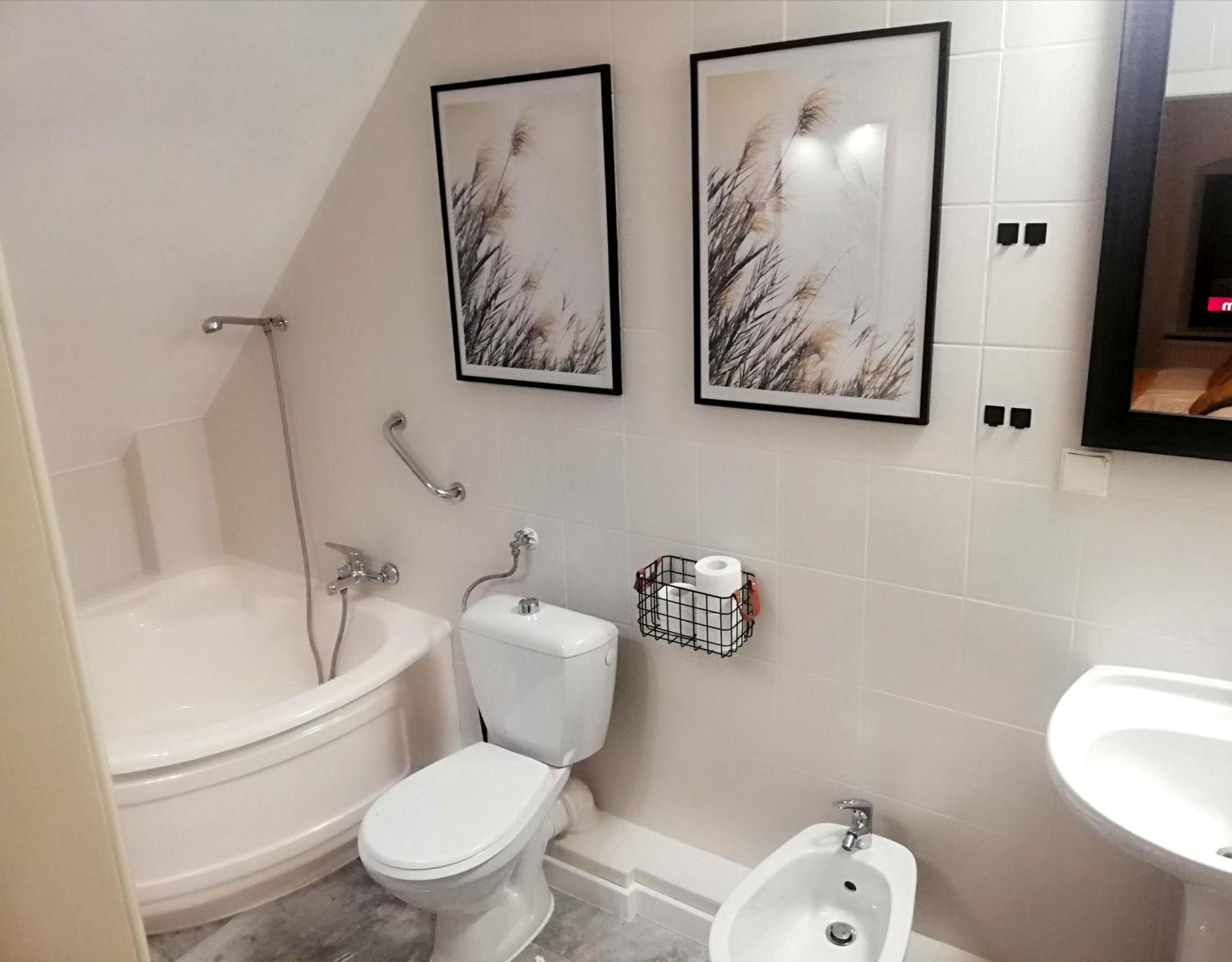 One-Bedroom Apartment - Photo 25