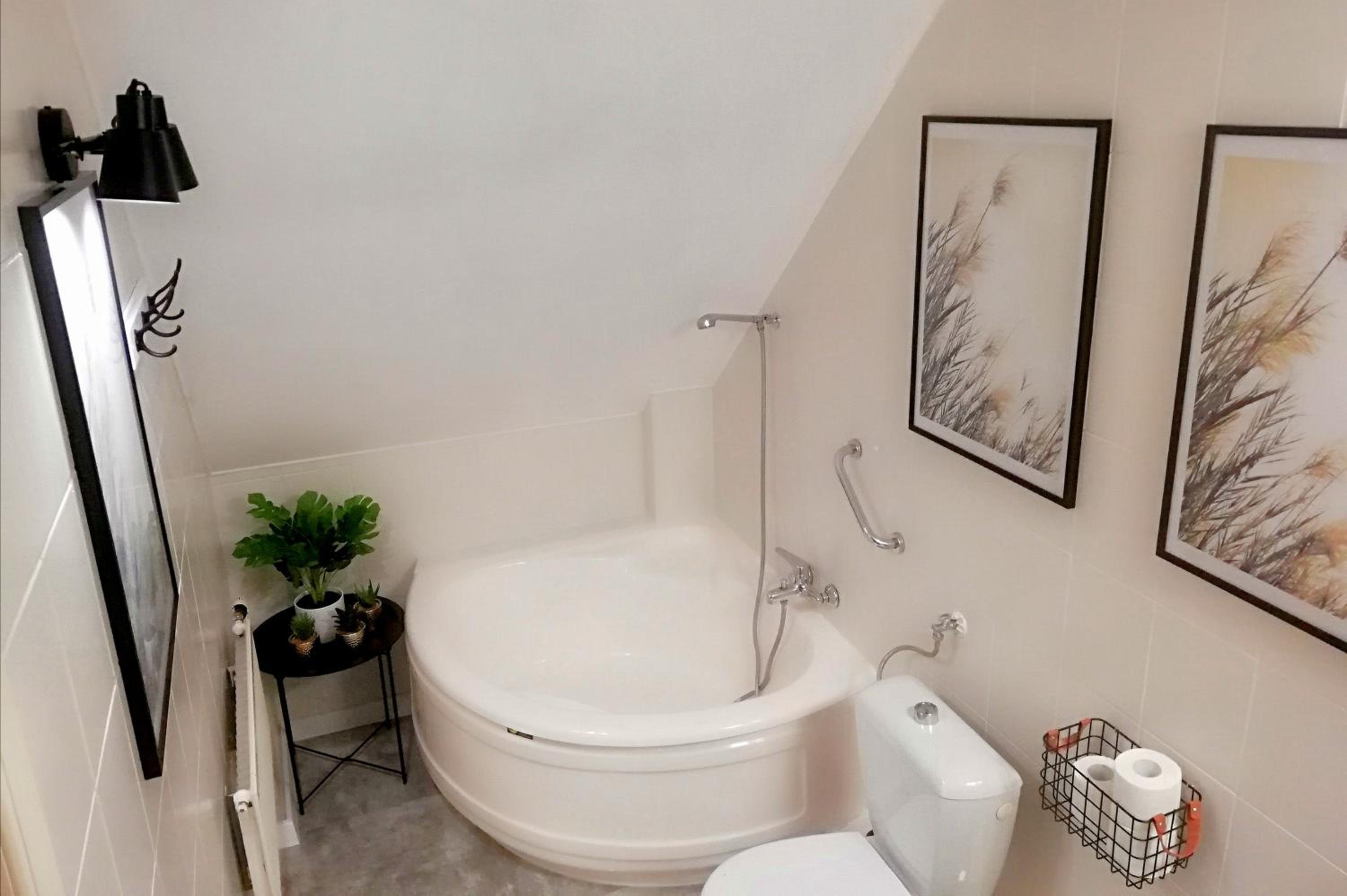 One-Bedroom Apartment - Photo 4