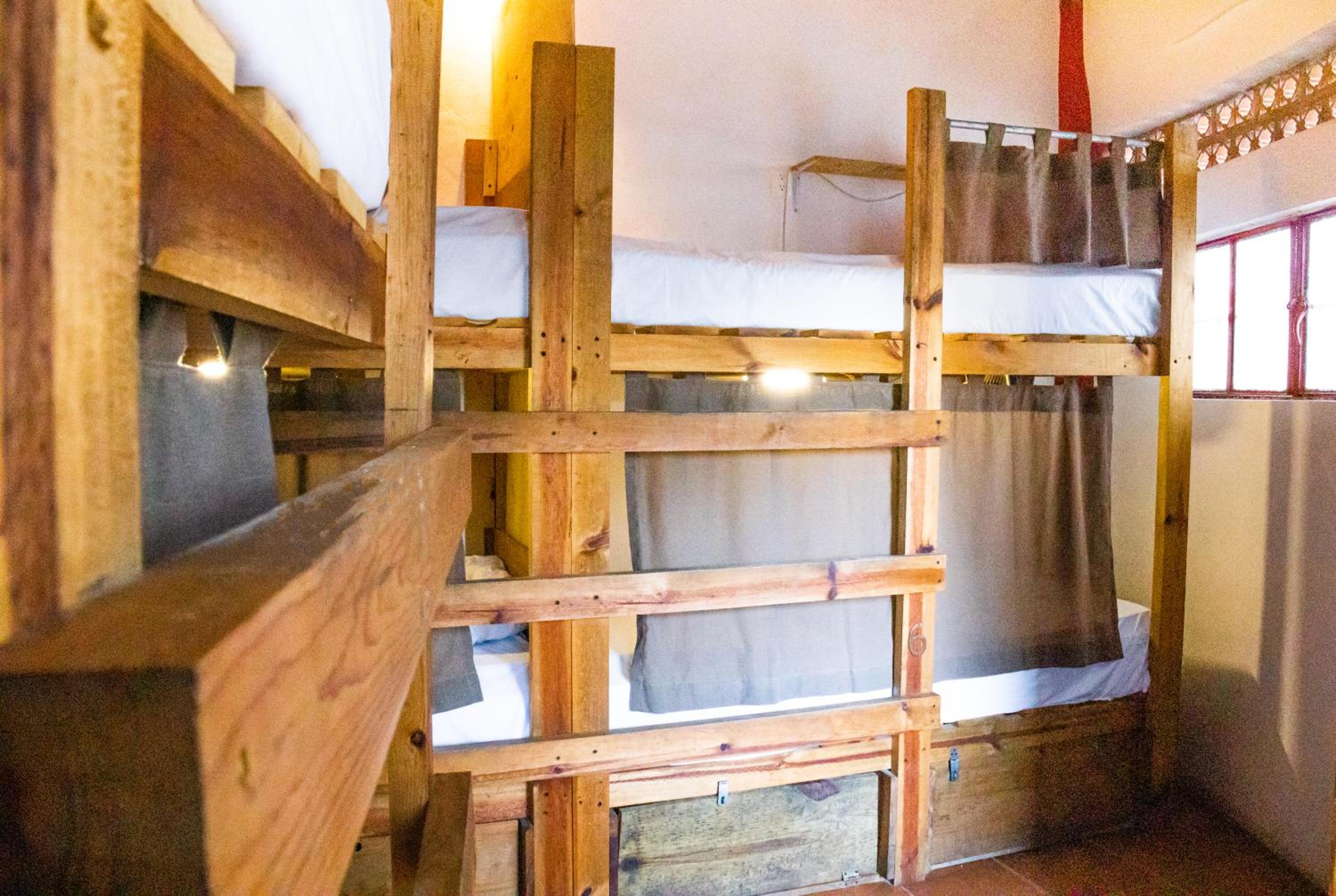 Bed in 6-Bed Mixed Dormitory Room photo 2
