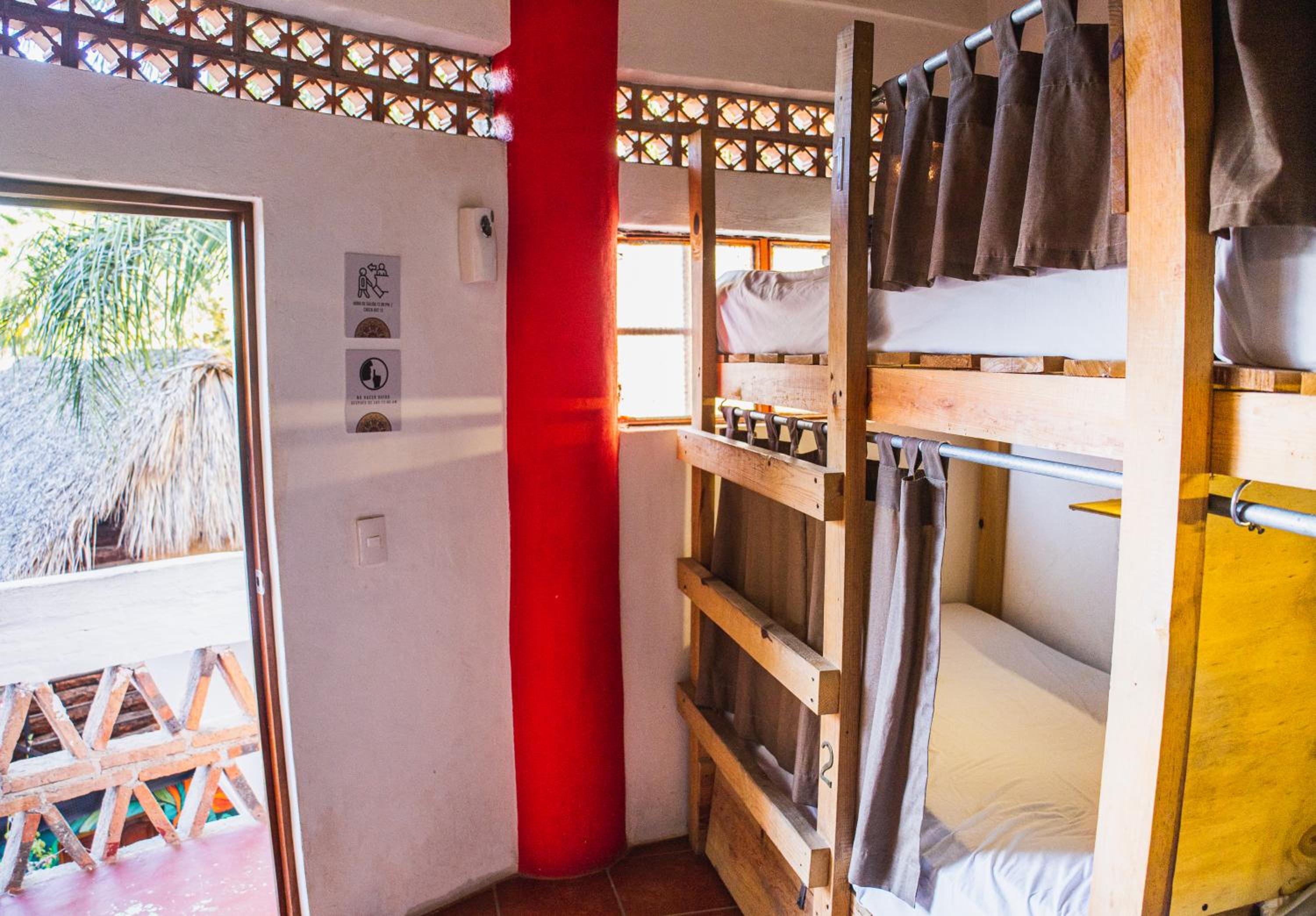 Bed in 4-Bed Mixed Dormitory Room photo 3