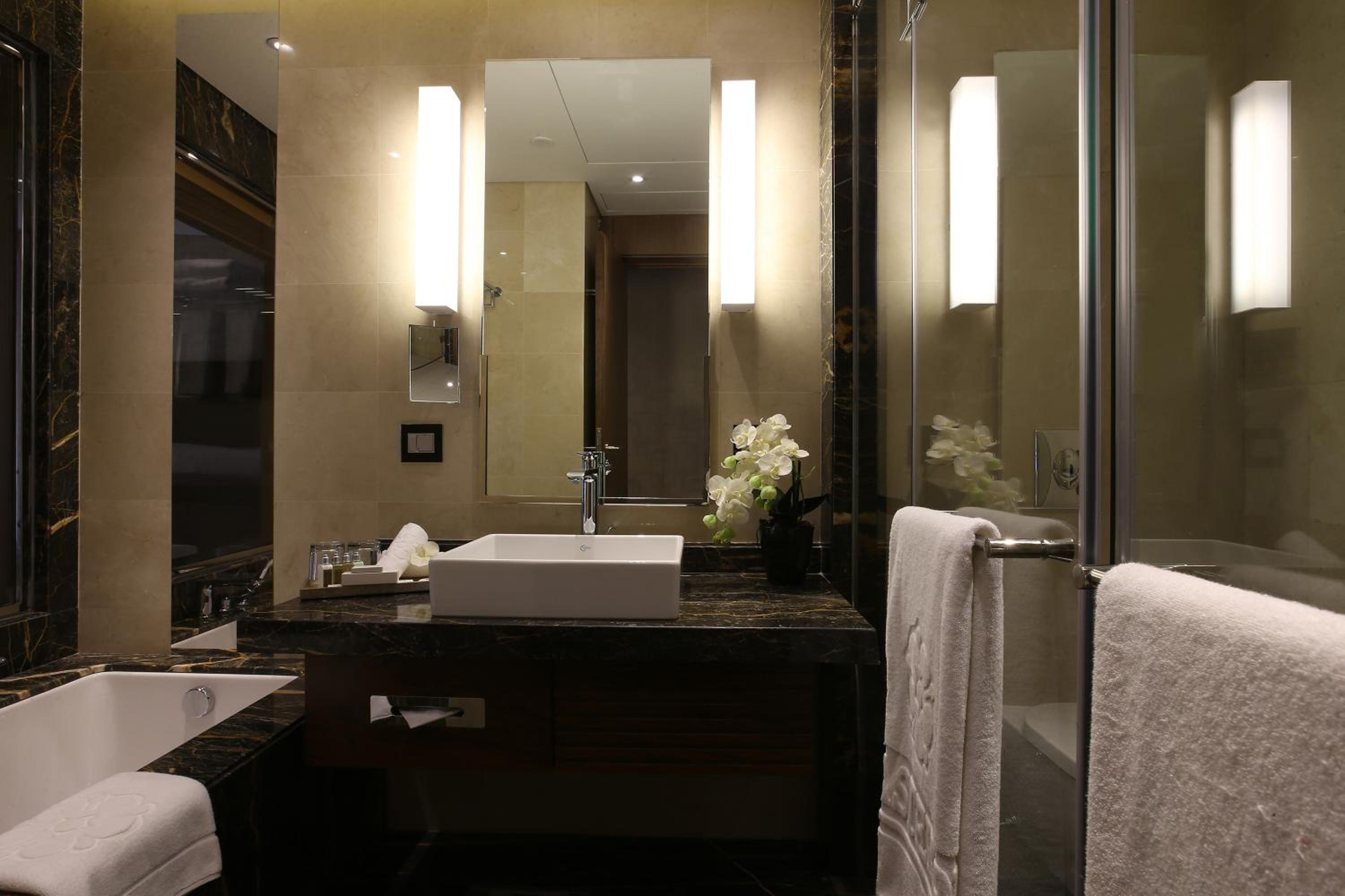 Deluxe Elegant Sea View Room  photo 3