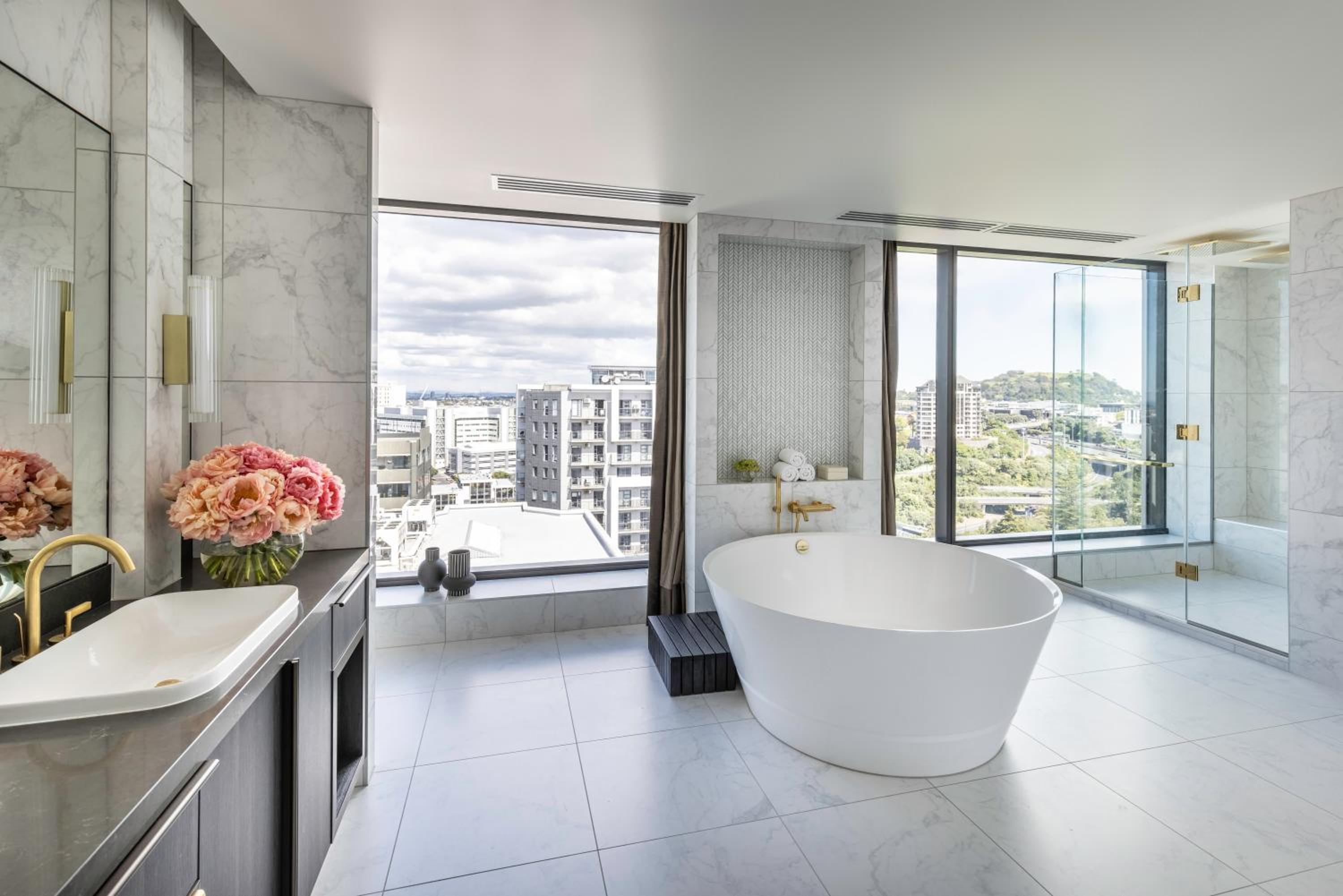 Chairman Suite with Club Access thumbnail 5