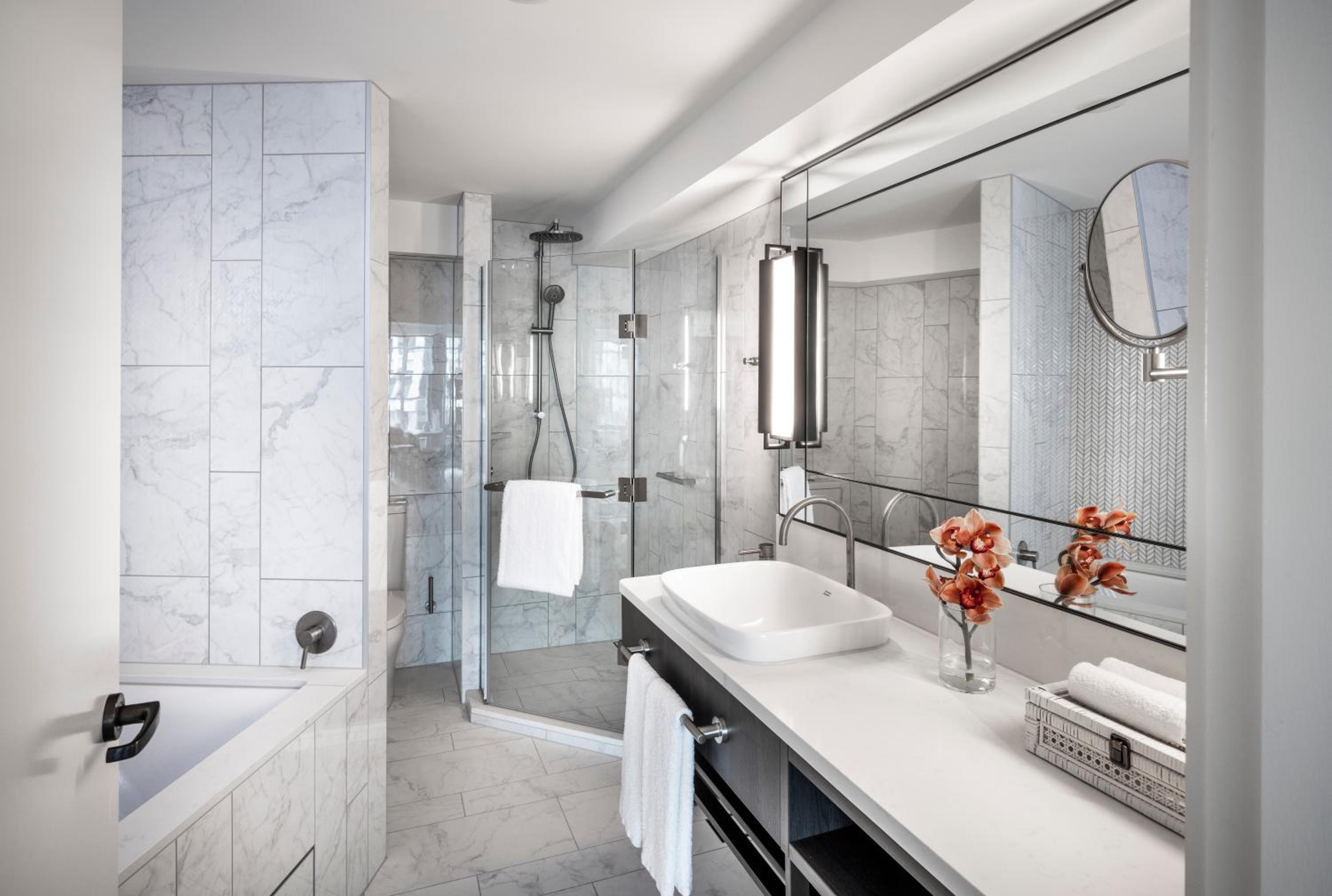 Executive Suite with Club Access - Photo 3