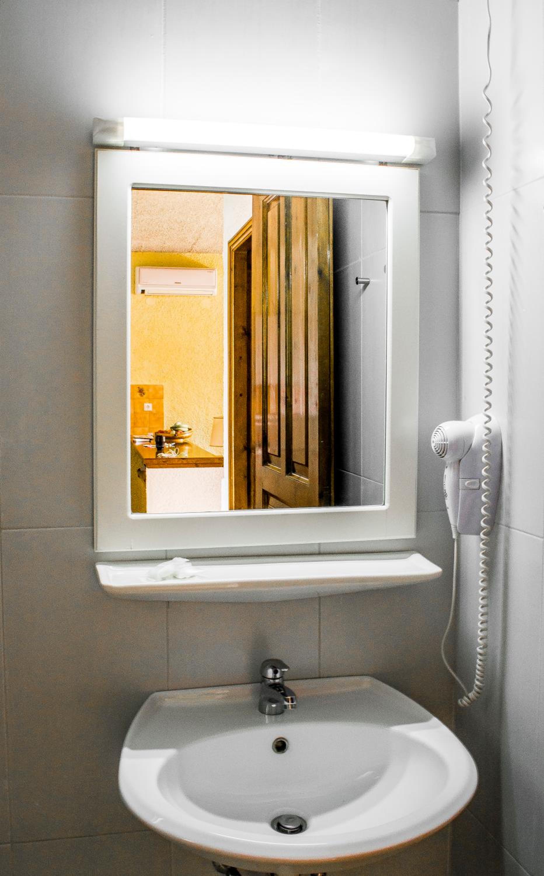 Apartment (2-4 Adults) - Photo 13