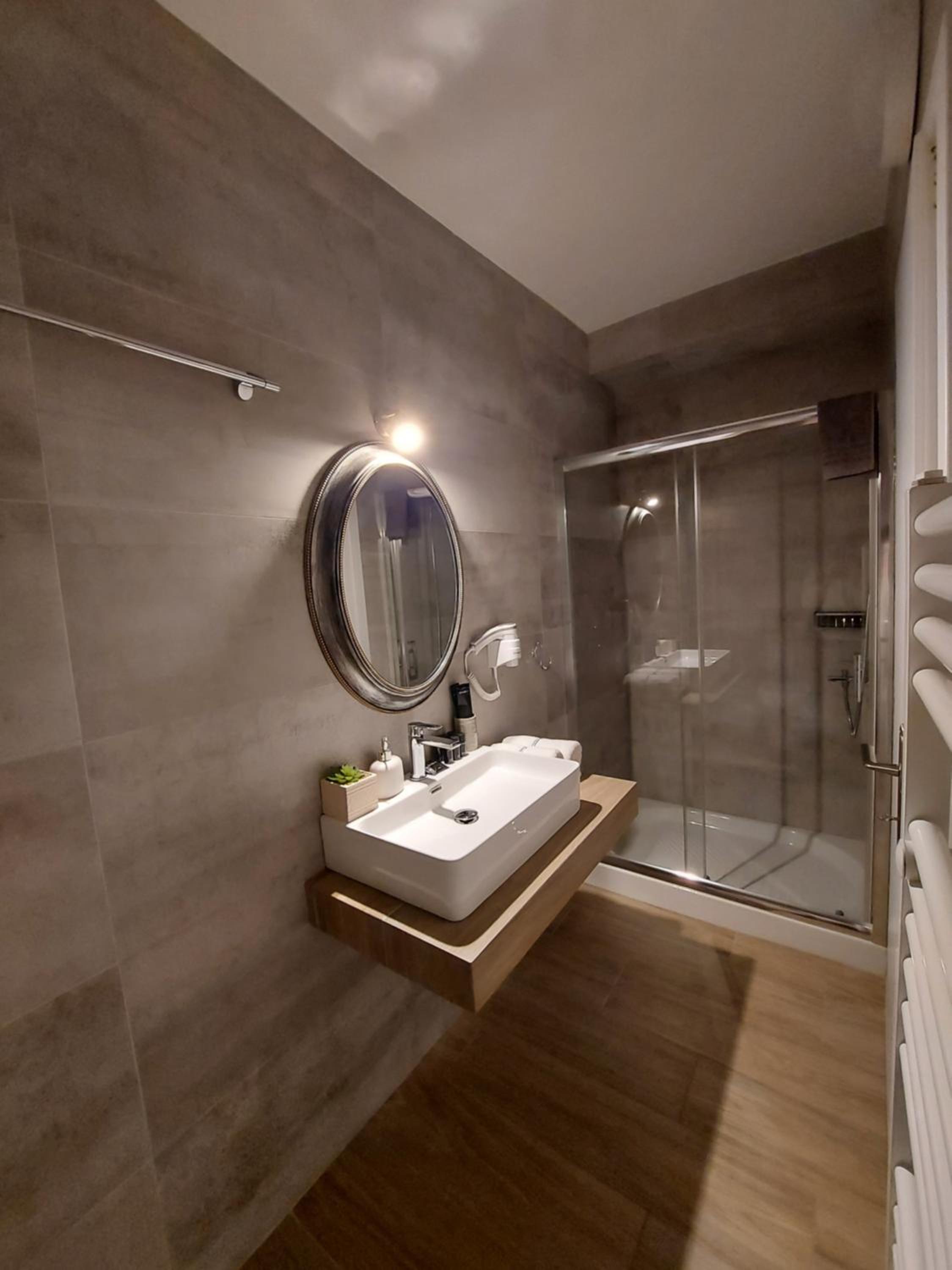 Two-Bedroom Apartment - Photo 36
