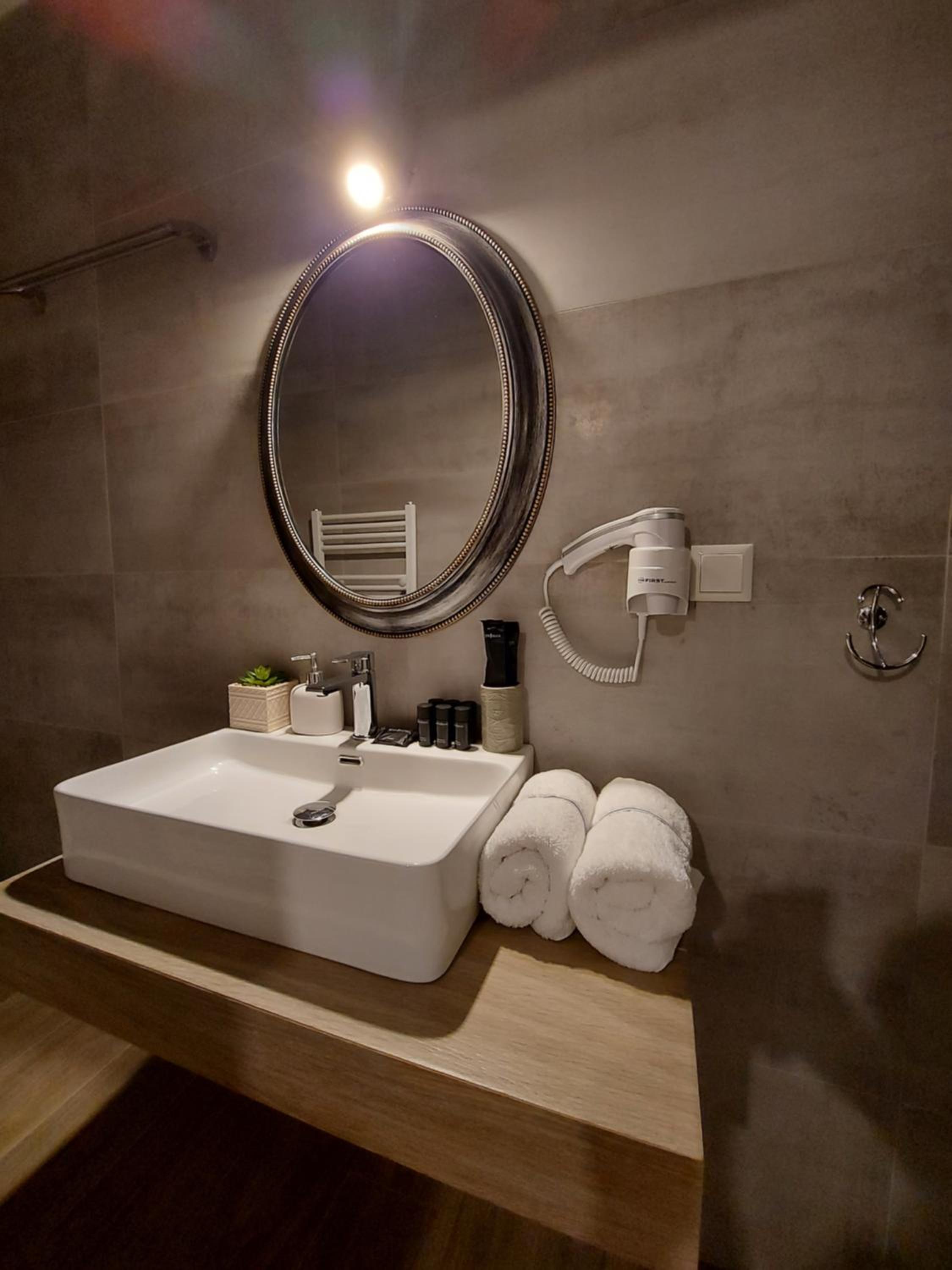 Two-Bedroom Apartment - Photo 8