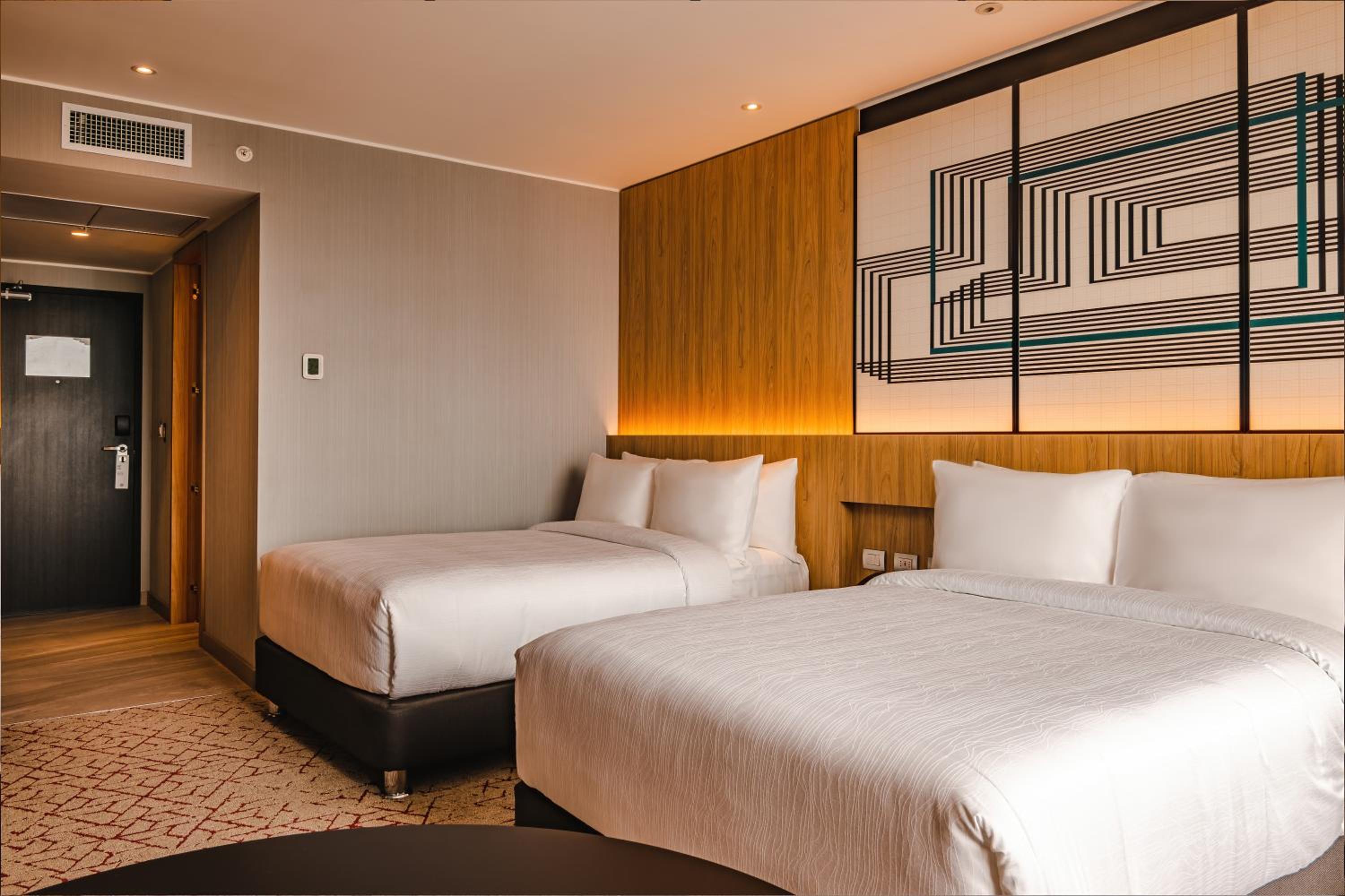 Superior Room with Two Double Beds - Photo 2