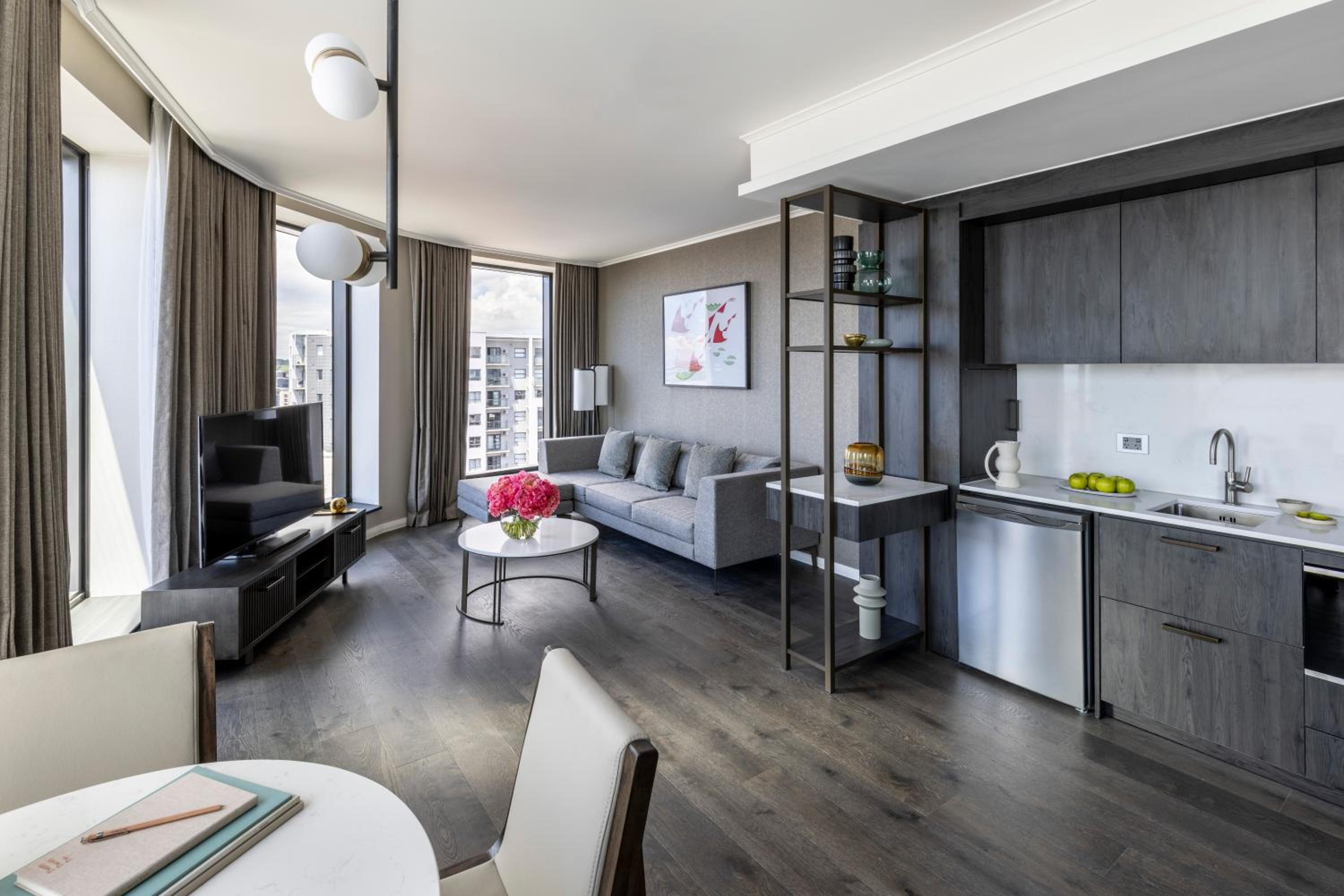 Executive Suite with Club Access - Photo 1