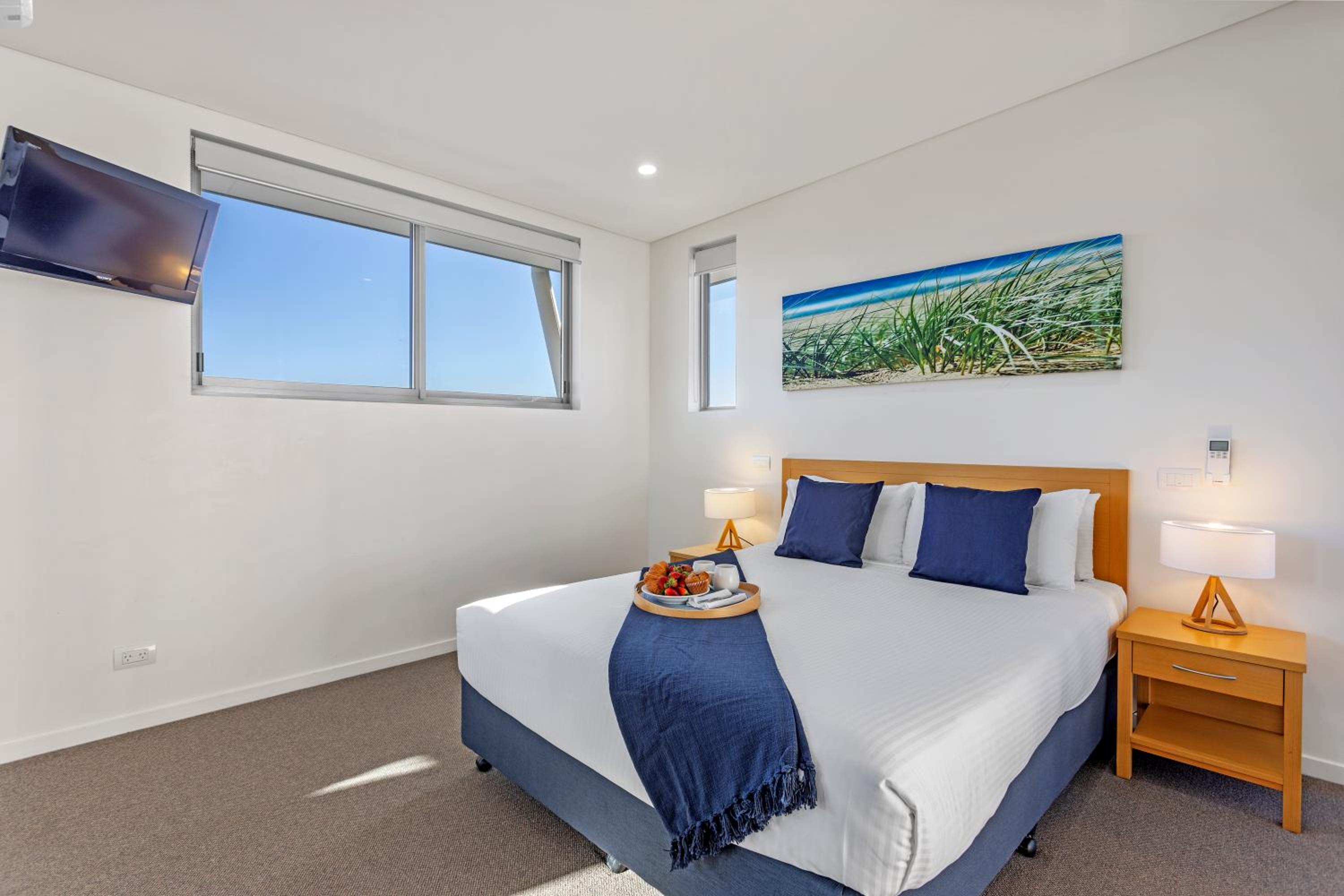 One-Bedroom Apartment - Photo 3