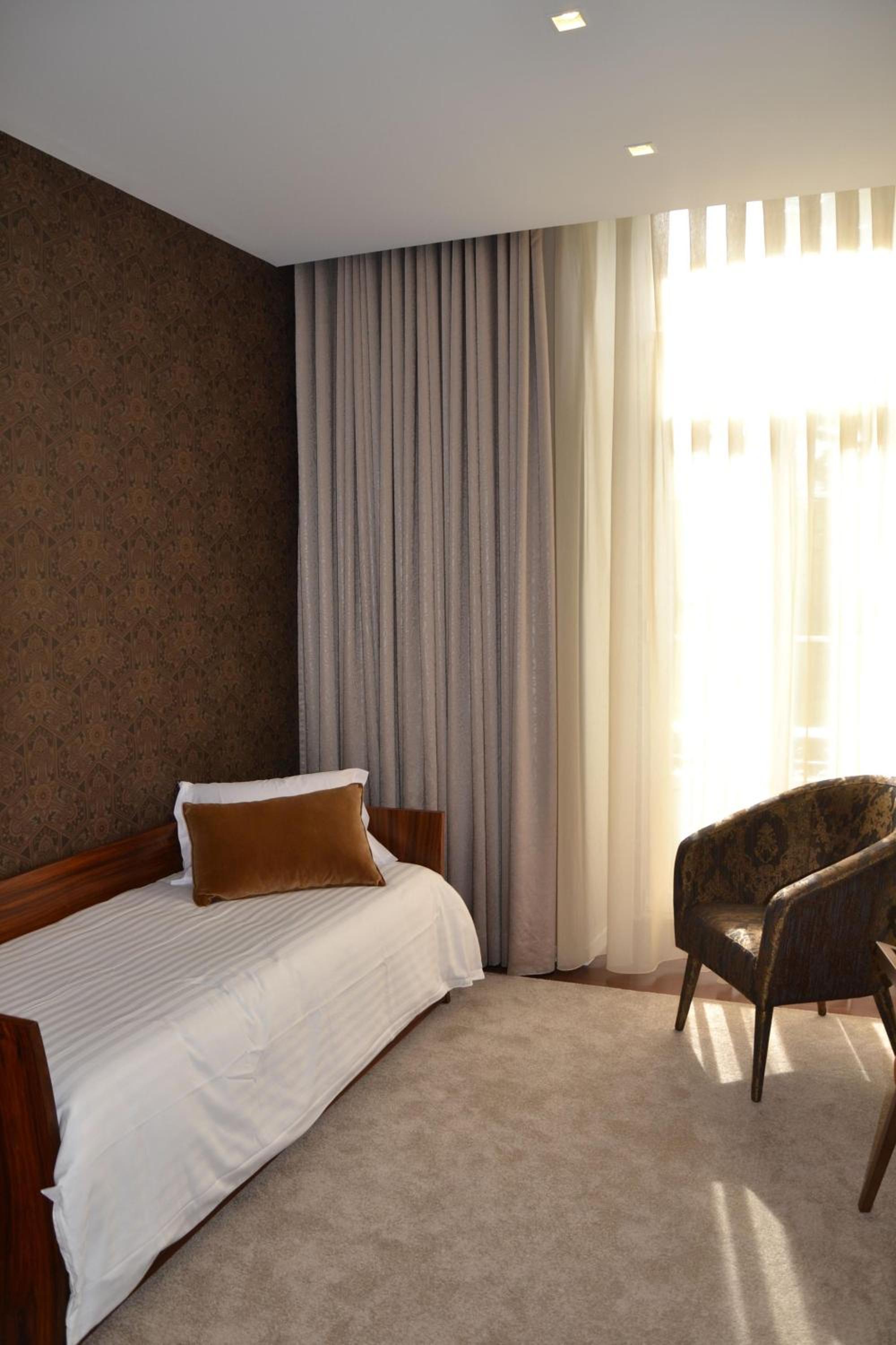 Double or Twin Room with Extra Bed - Photo 5
