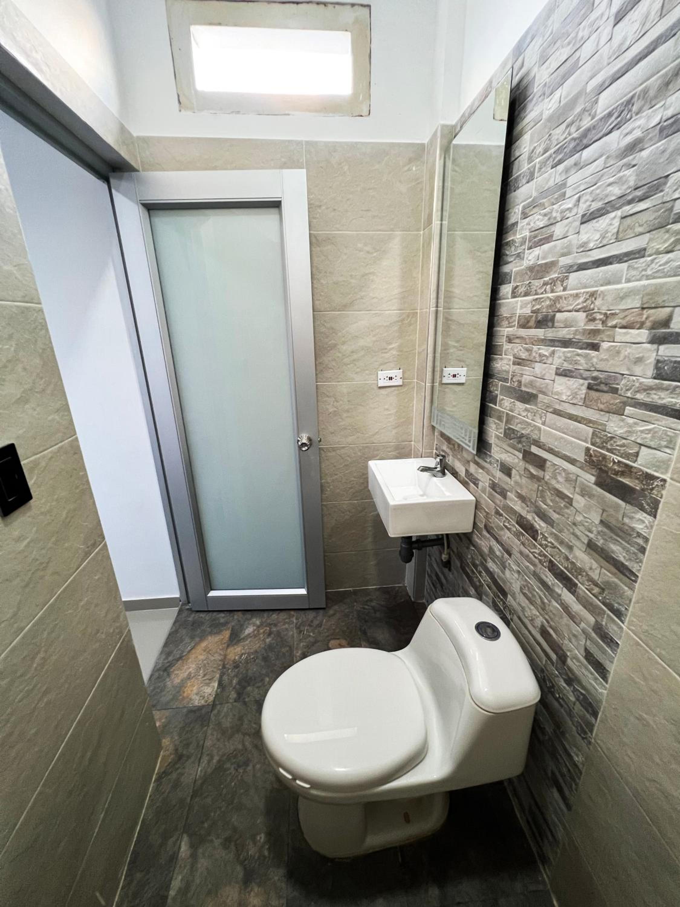 Single Room with Bathroom photo 3
