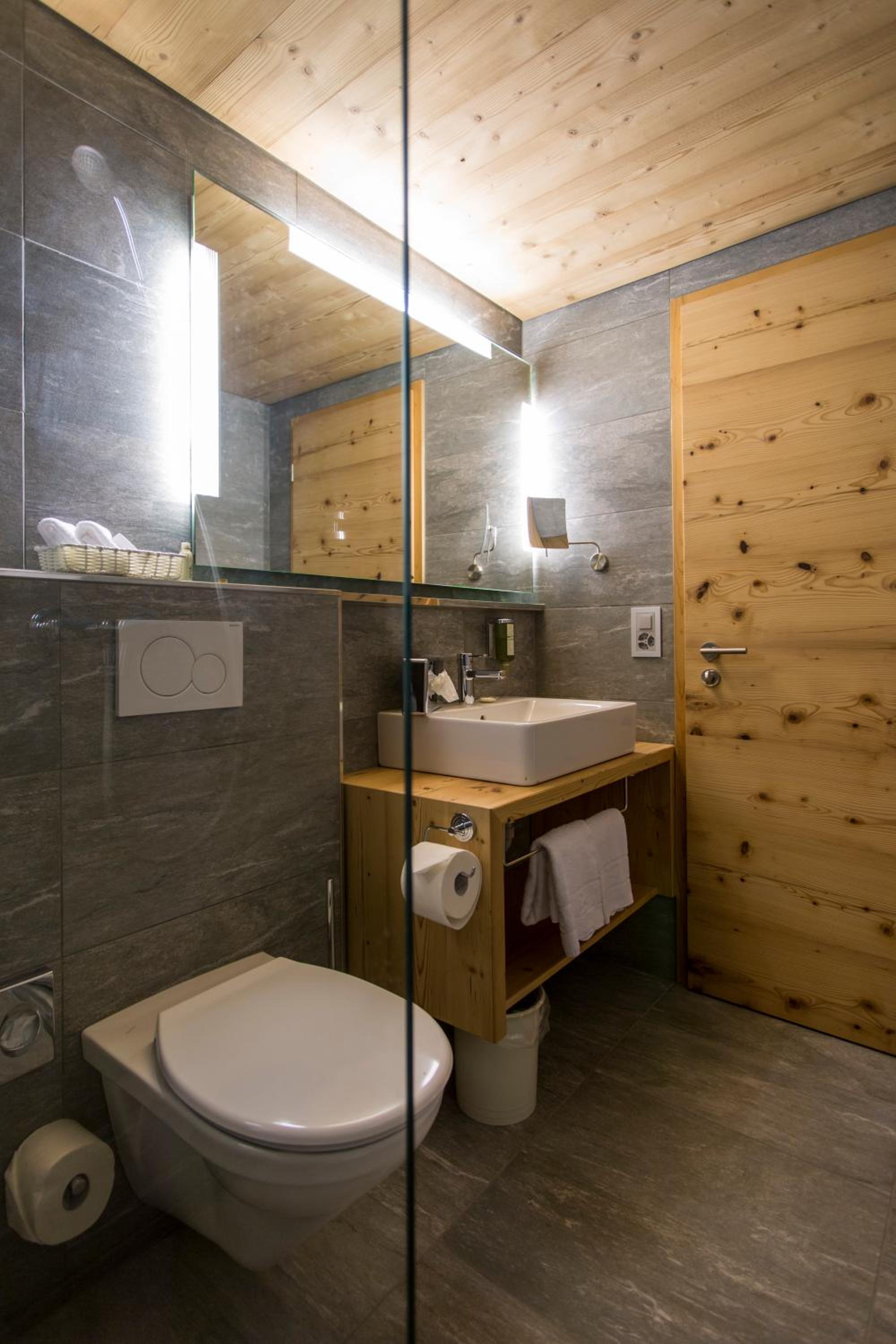 Premium Double Room - Photo 9