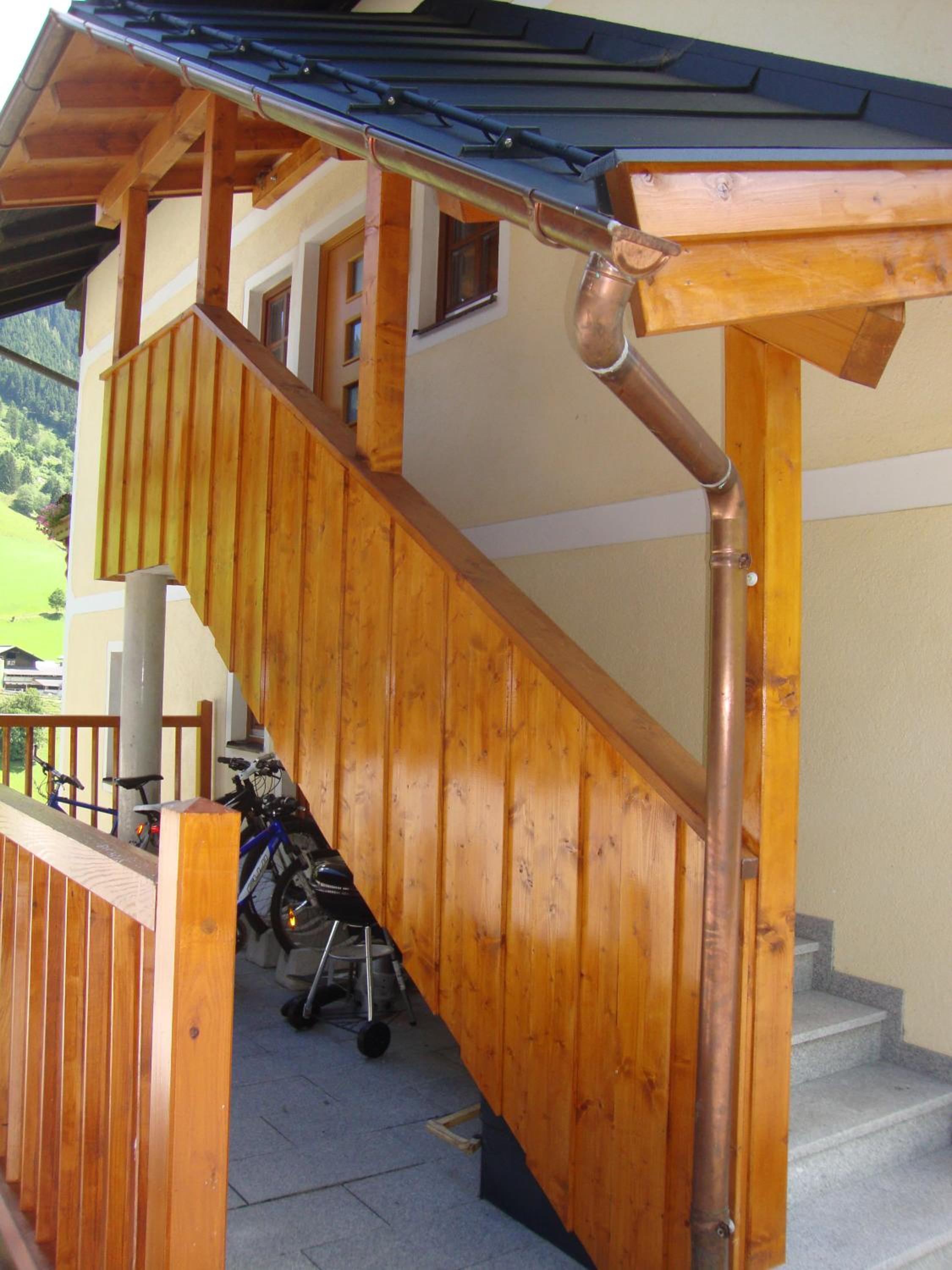 Four-Bedroom Apartment with Balcony  - Photo 12