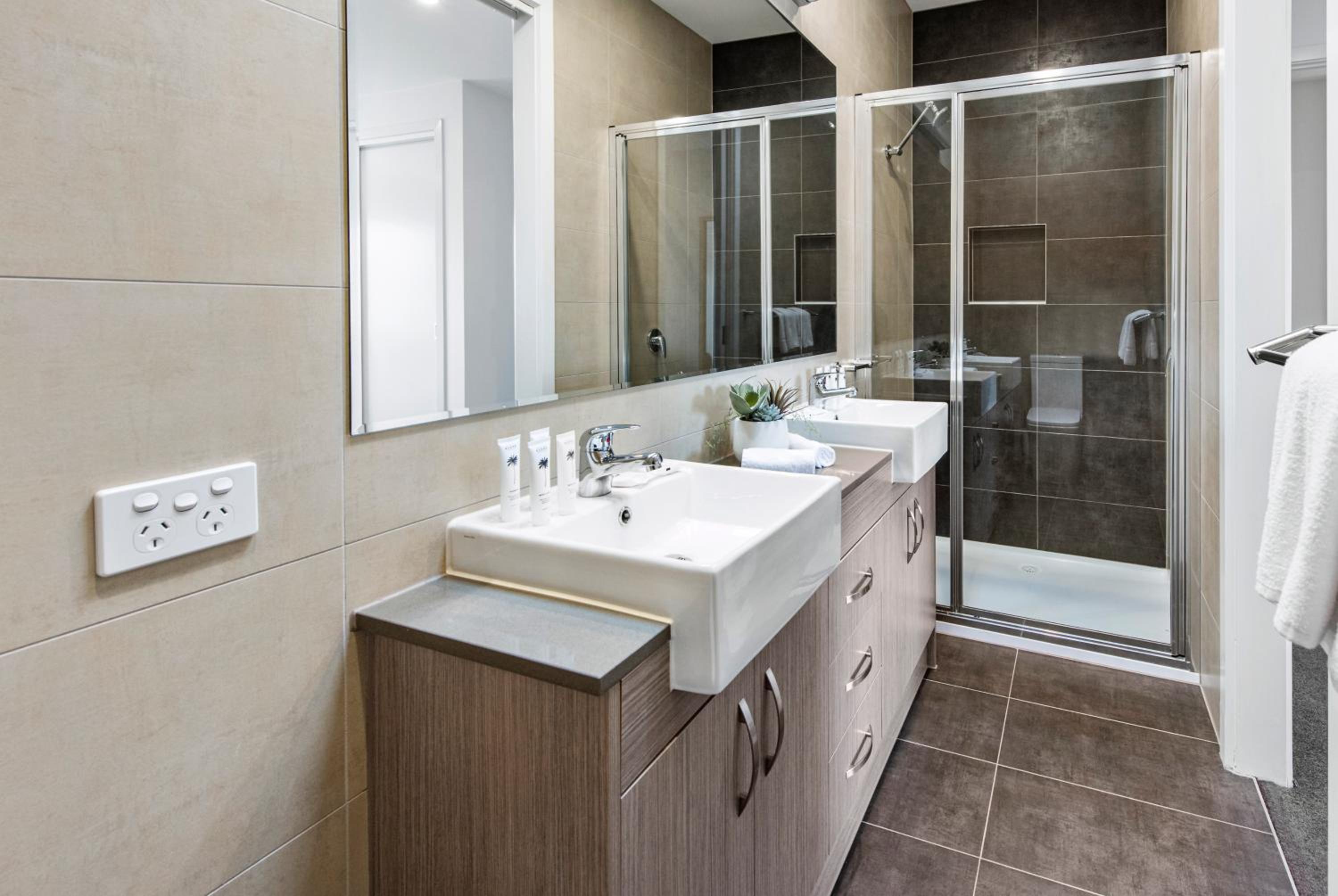 Three-Bedroom Townhouse - KSS thumbnail 6