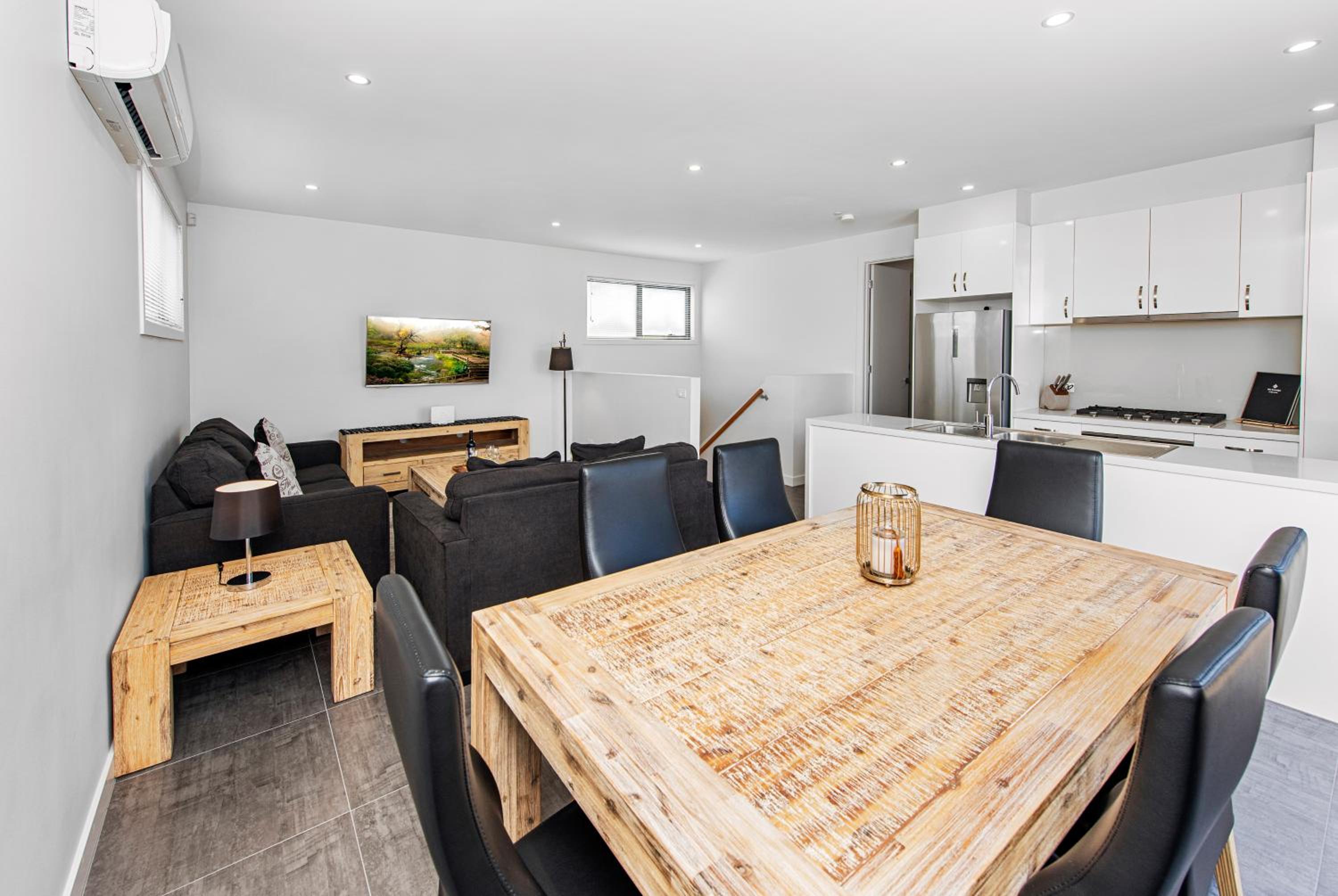 Three-Bedroom Townhouse - KSS thumbnail 5