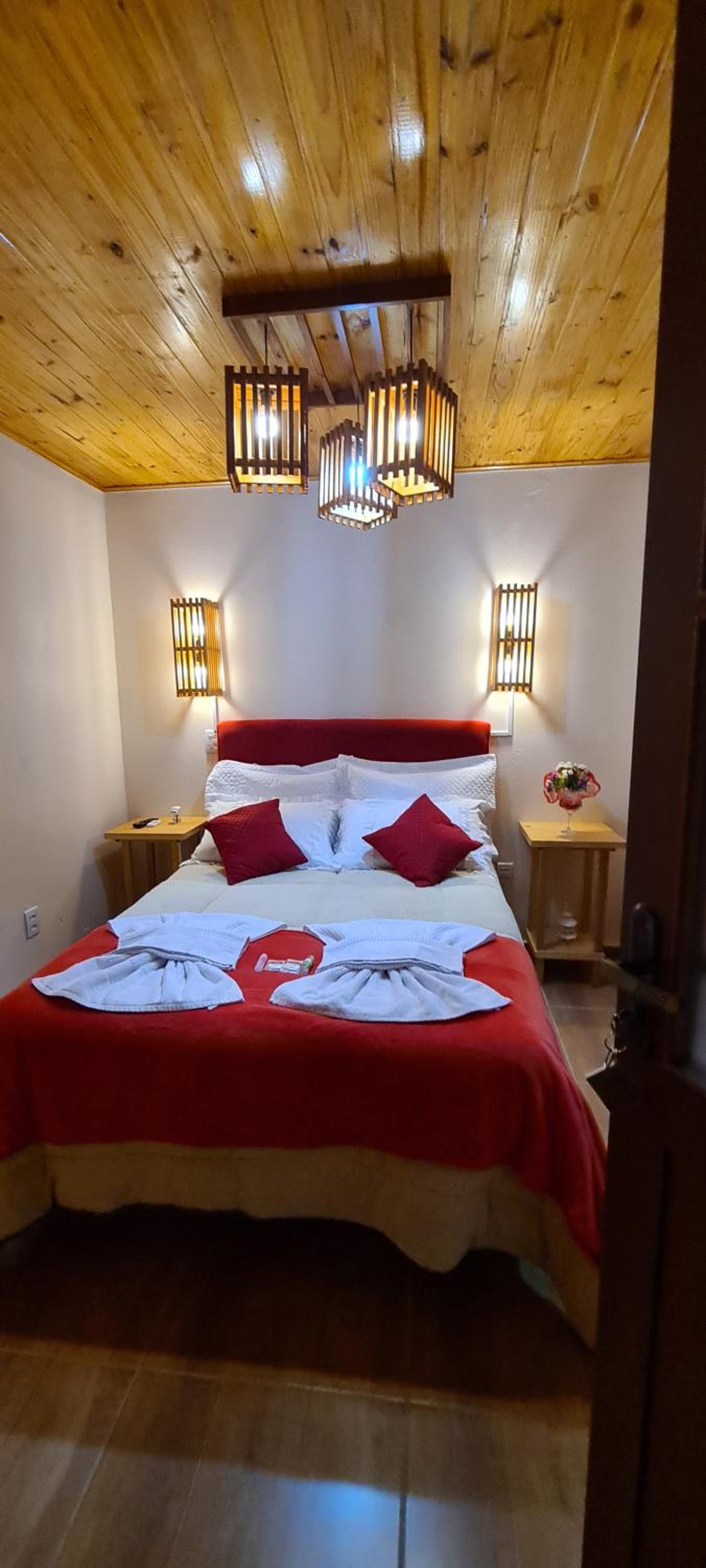 Suite - Photo 1